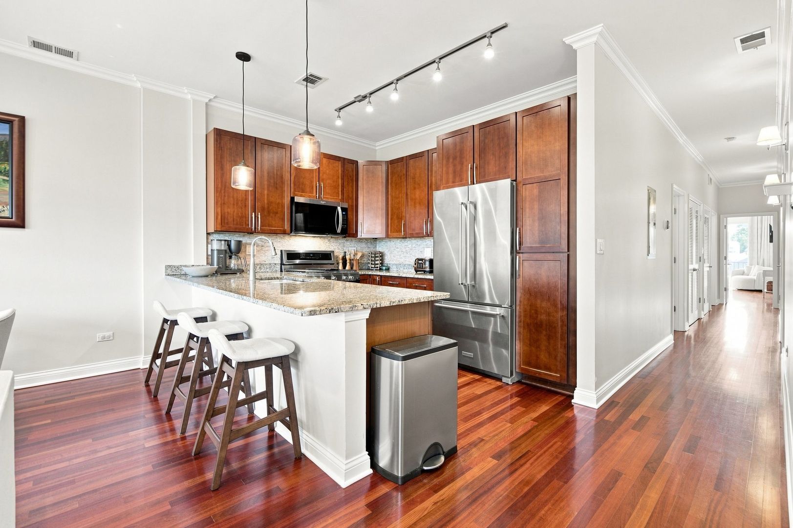 1925 W Irving Park Road Unit: 3