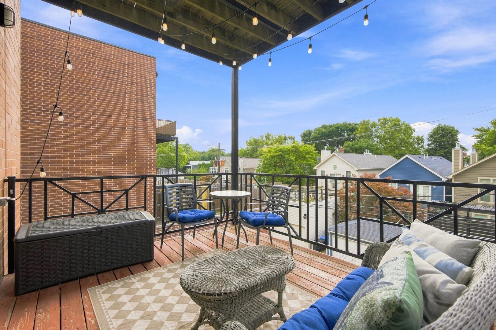 1925 W Irving Park Road Unit: 3
