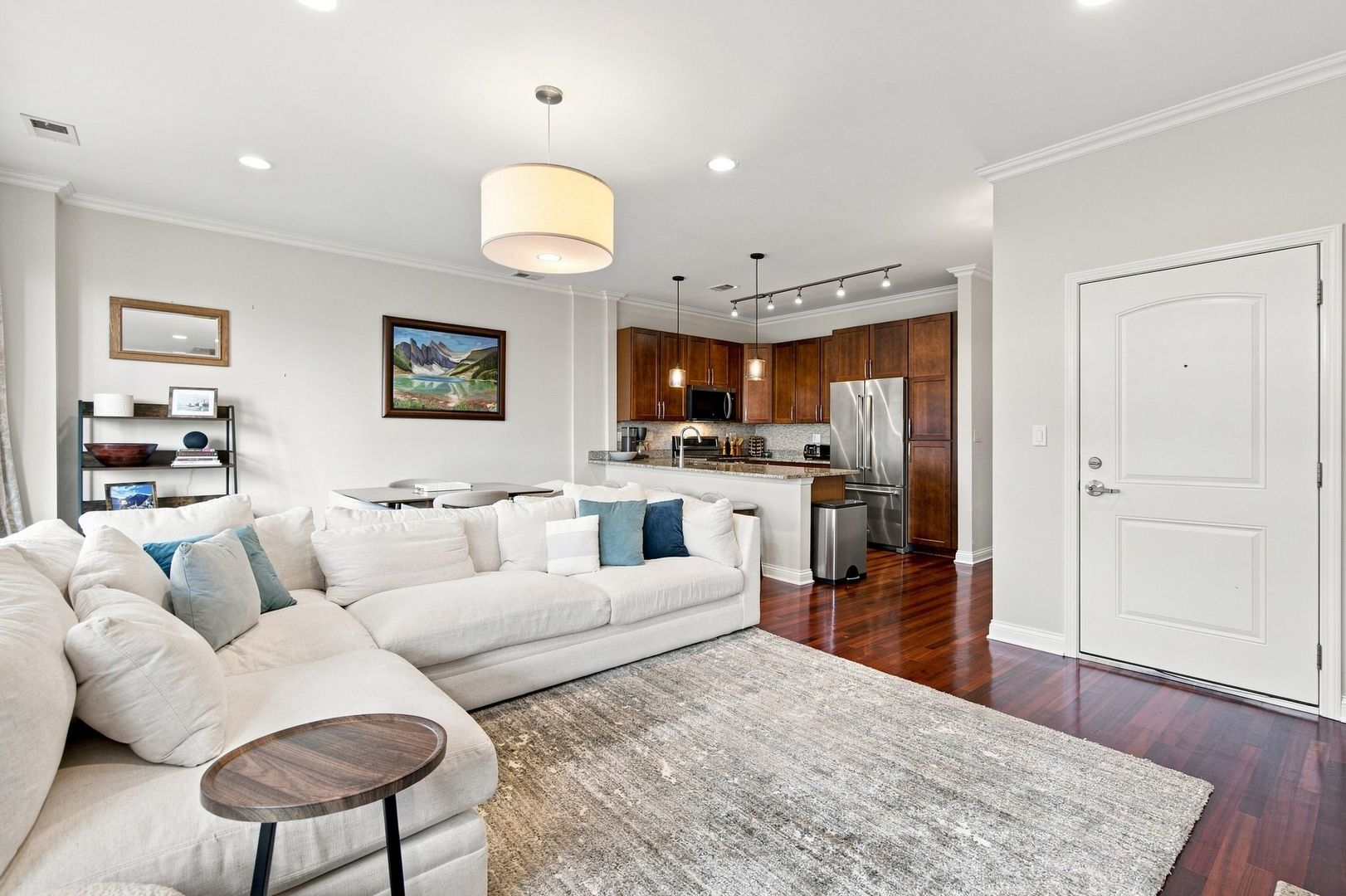 1925 W Irving Park Road Unit: 3