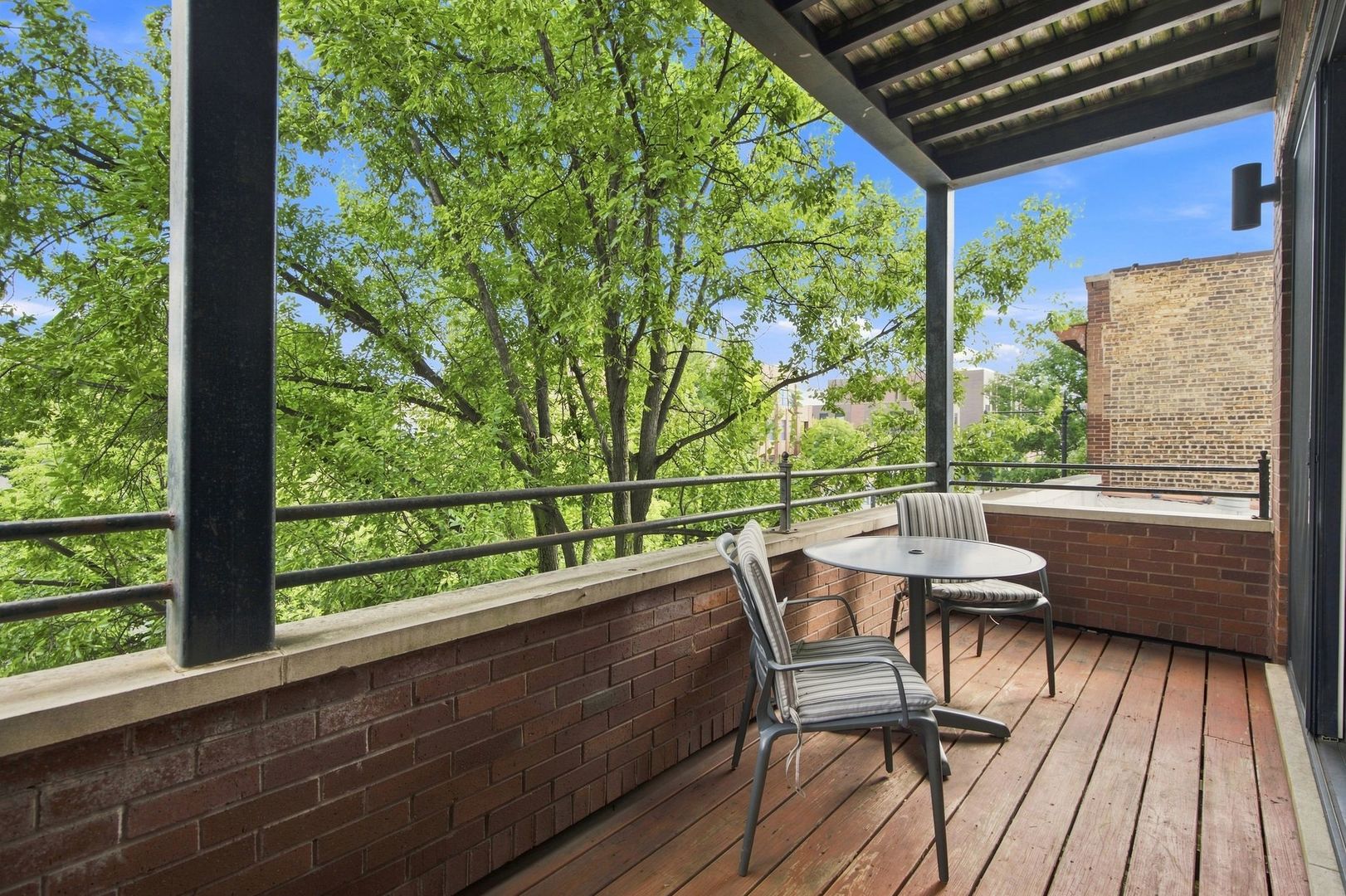1925 W Irving Park Road Unit: 3