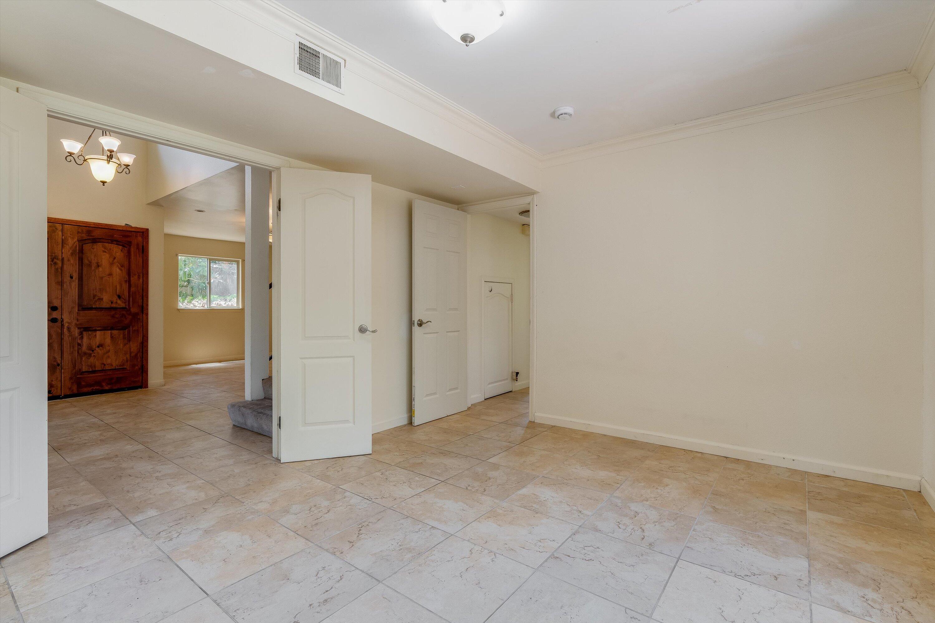 2713 Lorencita Drive