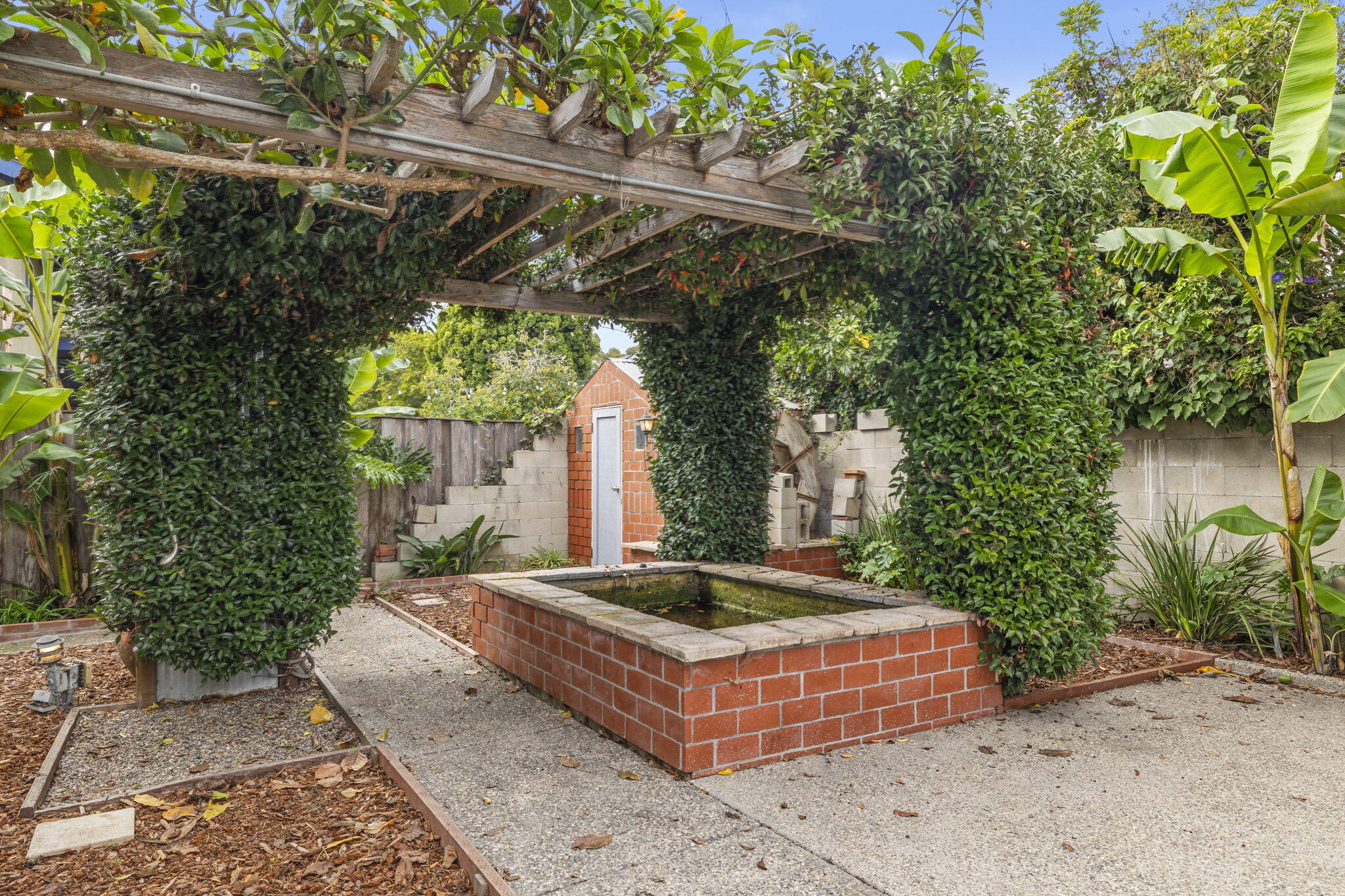 6870 Trigo Road