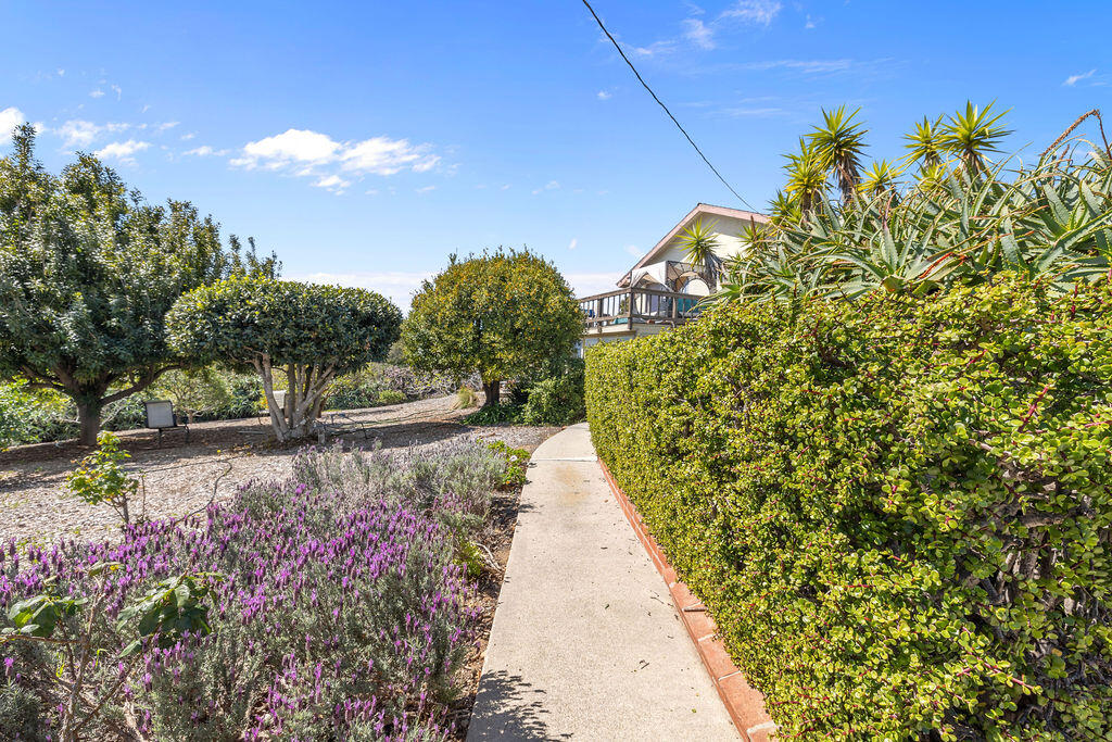 4400 Meadowlark Lane