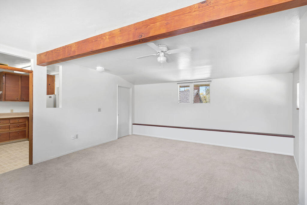 4400 Meadowlark Lane