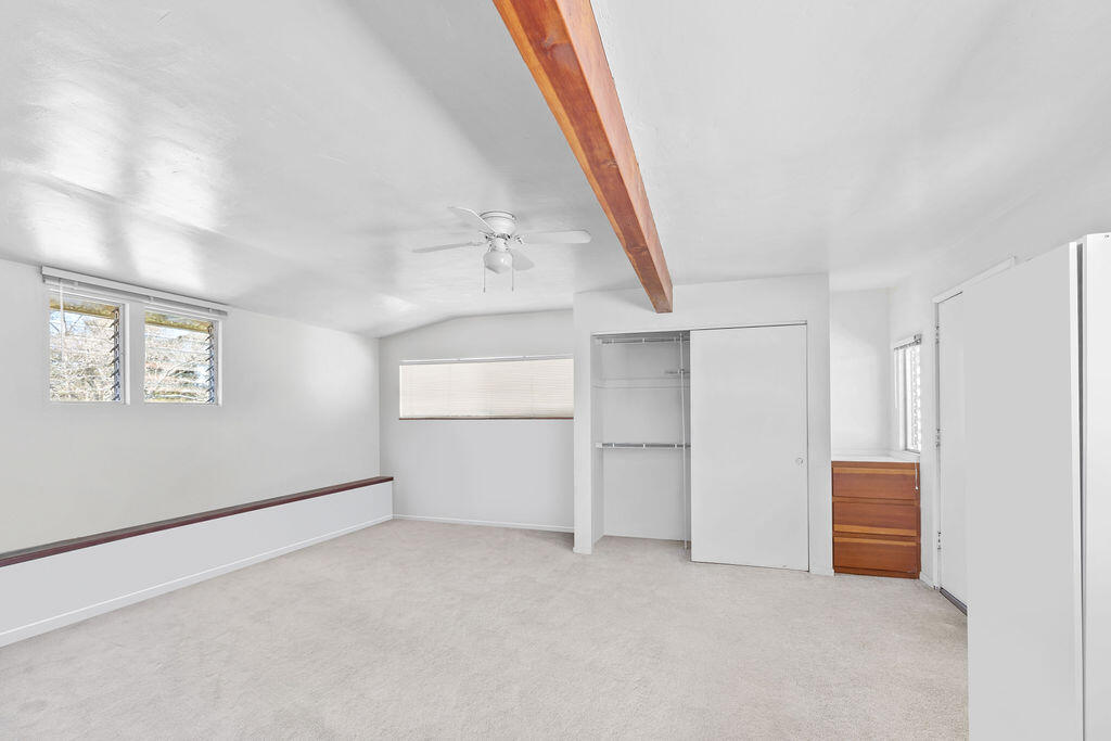 4400 Meadowlark Lane