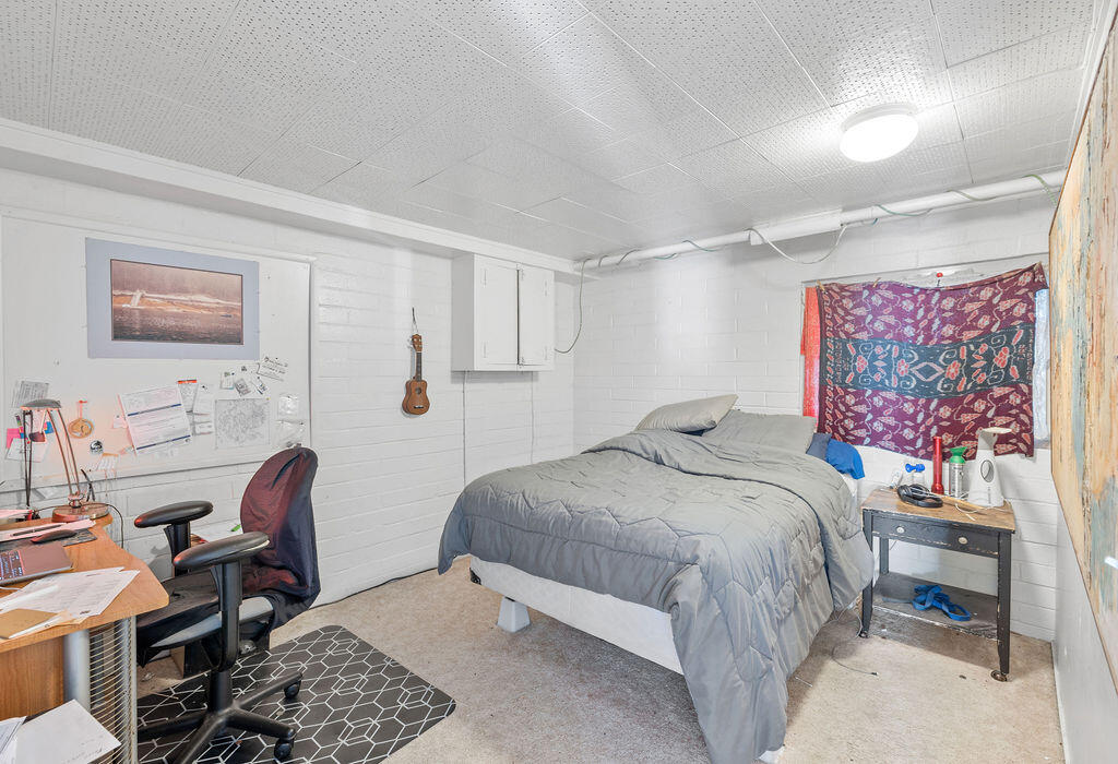 4400 Meadowlark Lane