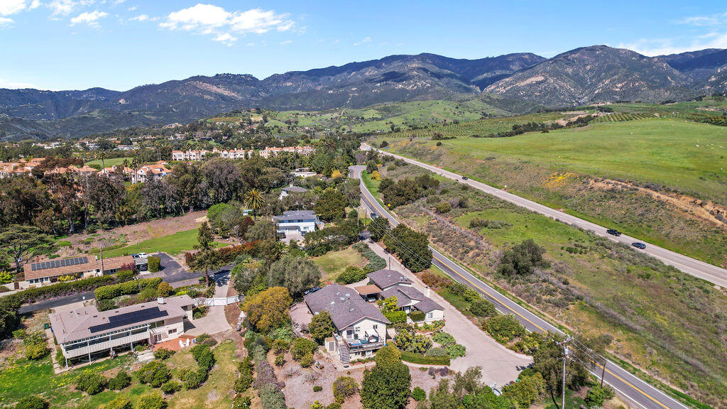4400 Meadowlark Lane