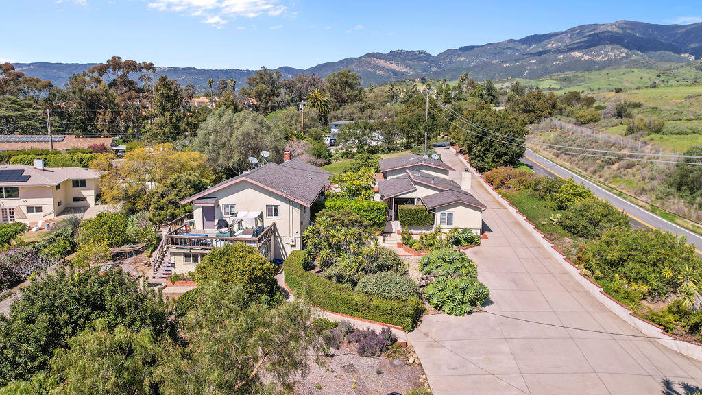 4400 Meadowlark Lane