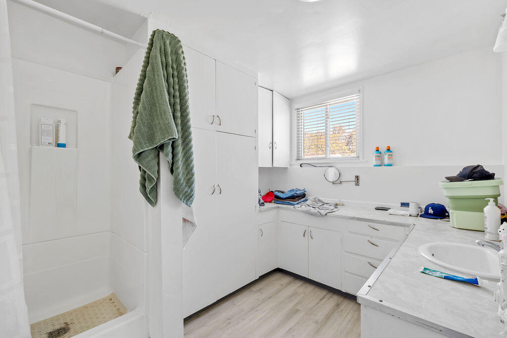 4400 Meadowlark Lane