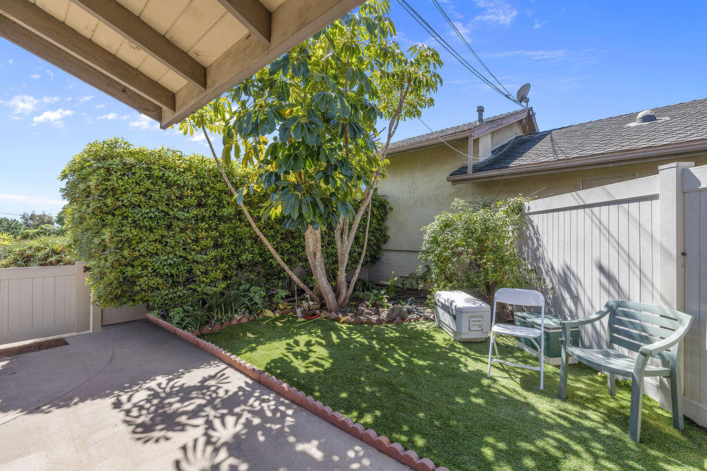 4400 Meadowlark Lane