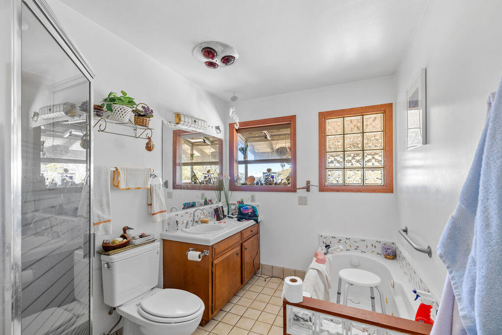 4400 Meadowlark Lane