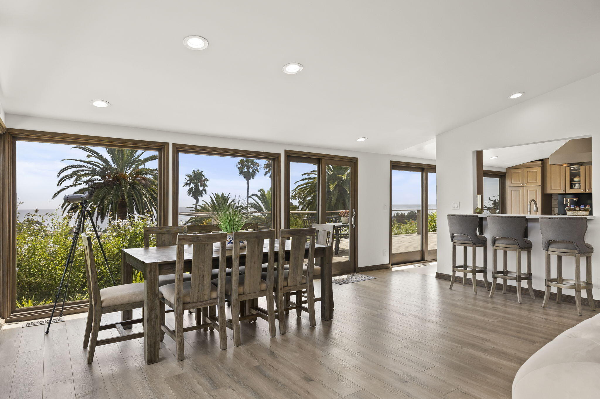 550 Miramonte Drive