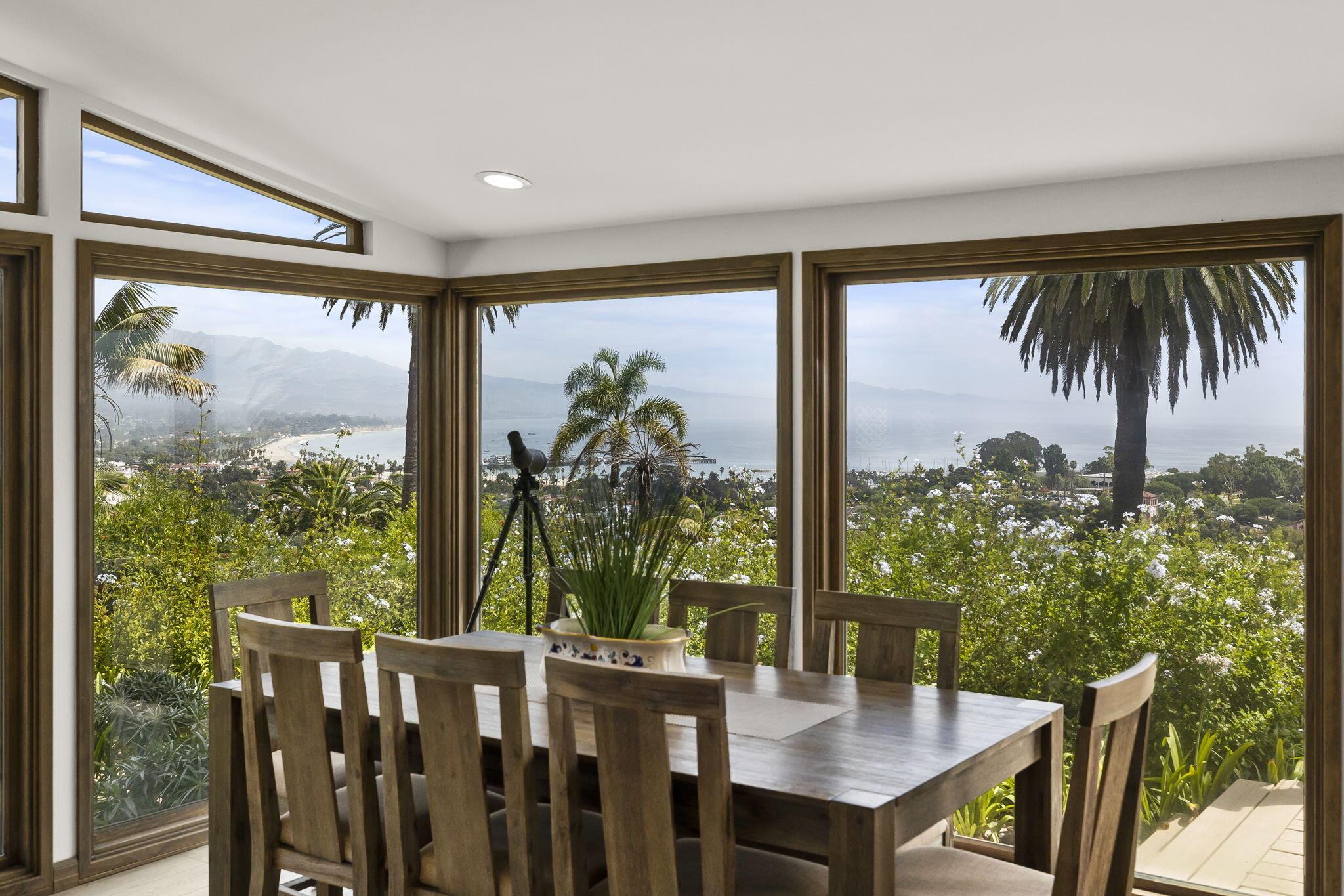 550 Miramonte Drive