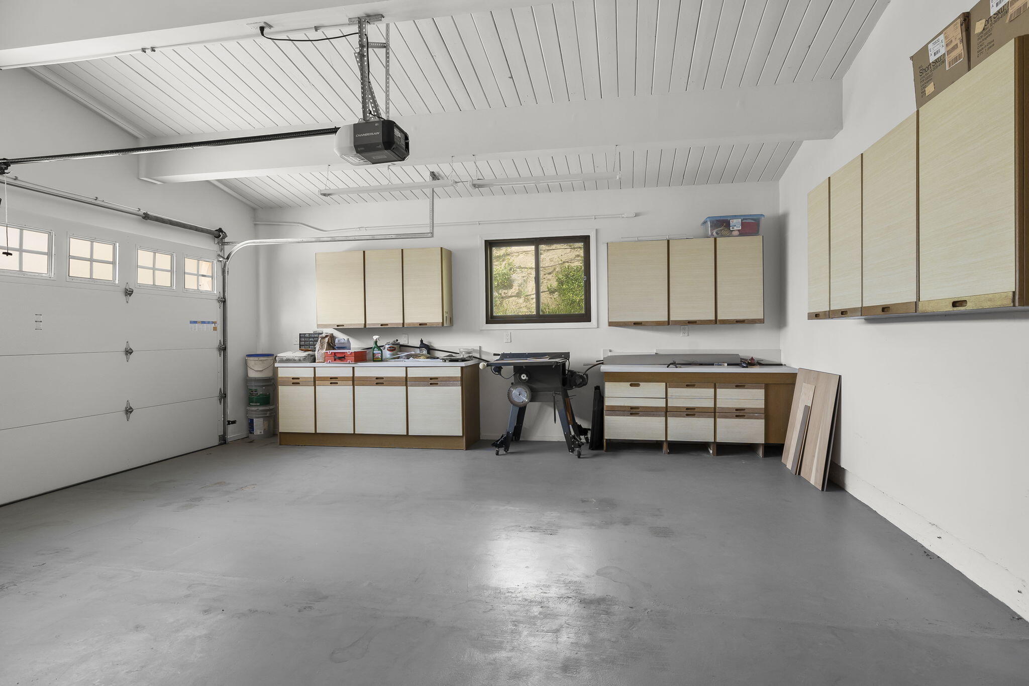 550 Miramonte Drive