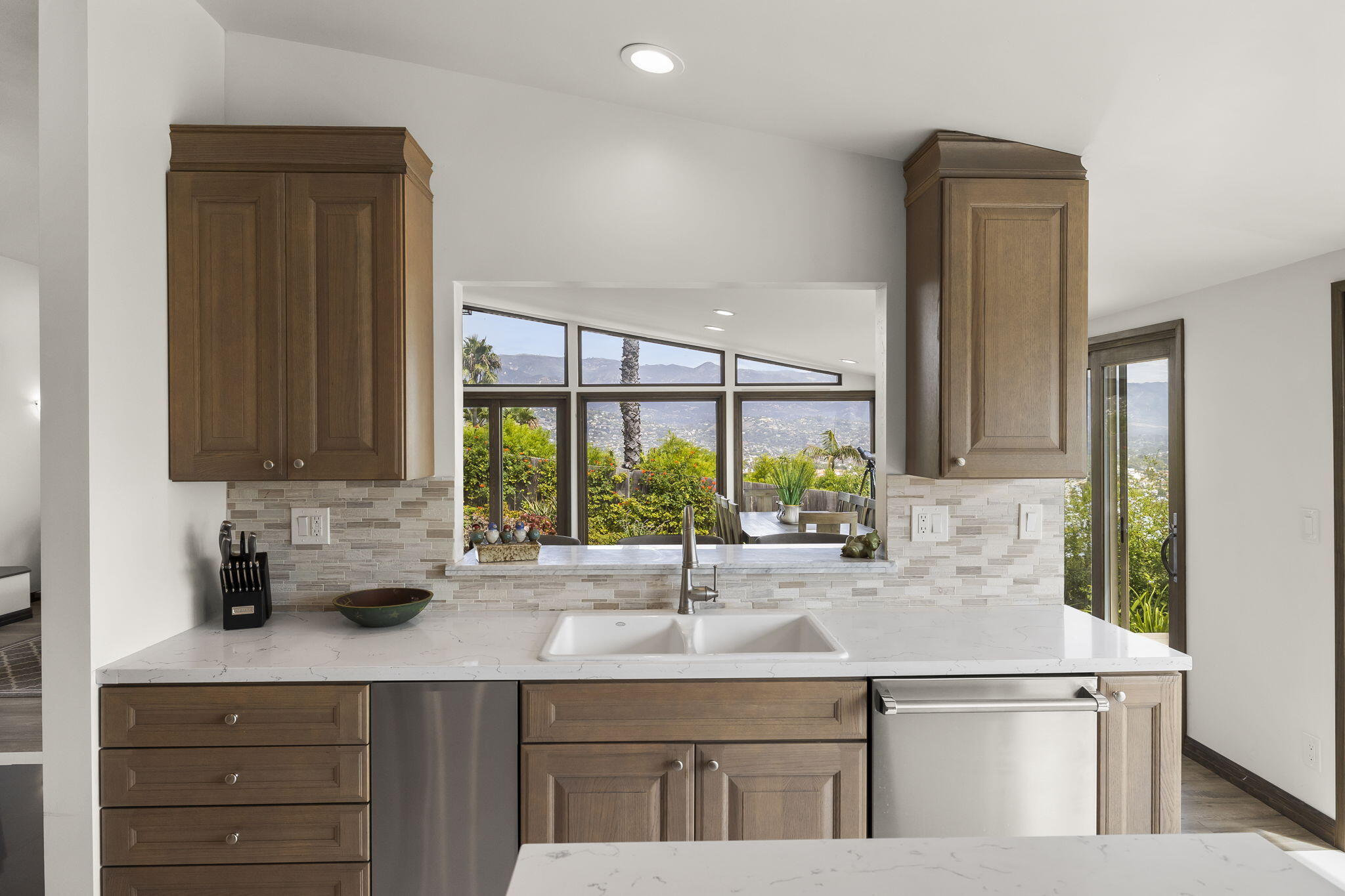 550 Miramonte Drive