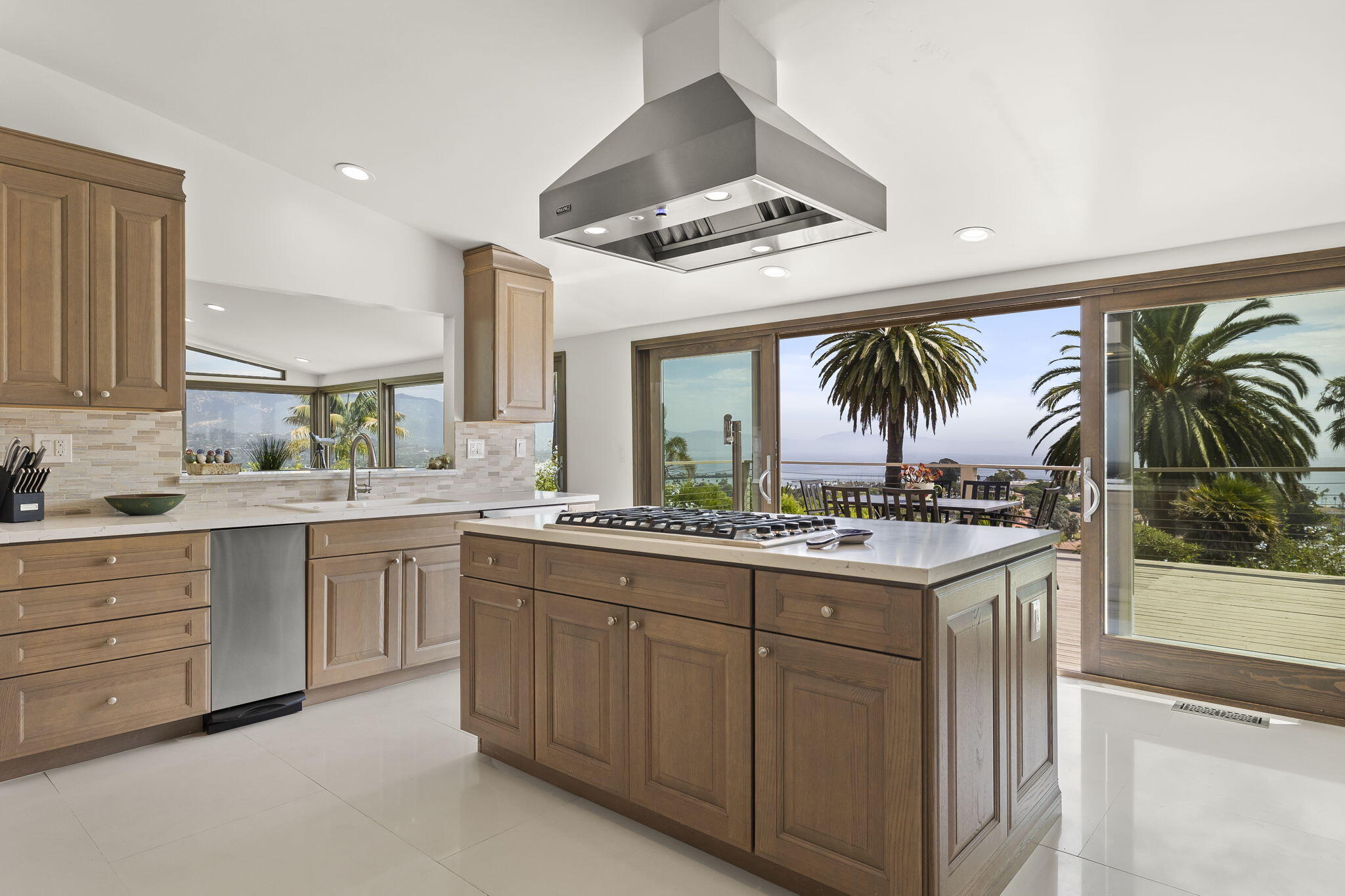 550 Miramonte Drive