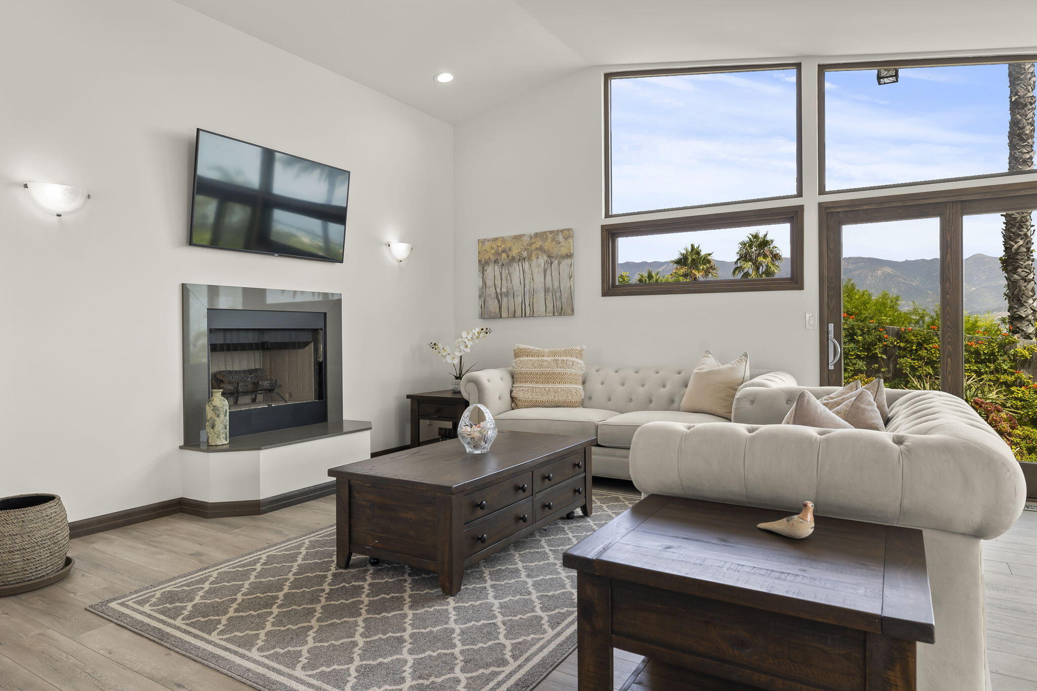 550 Miramonte Drive