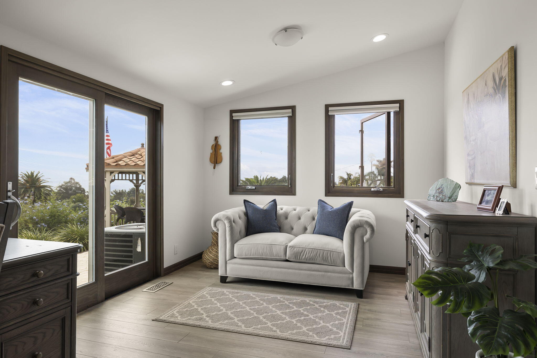 550 Miramonte Drive