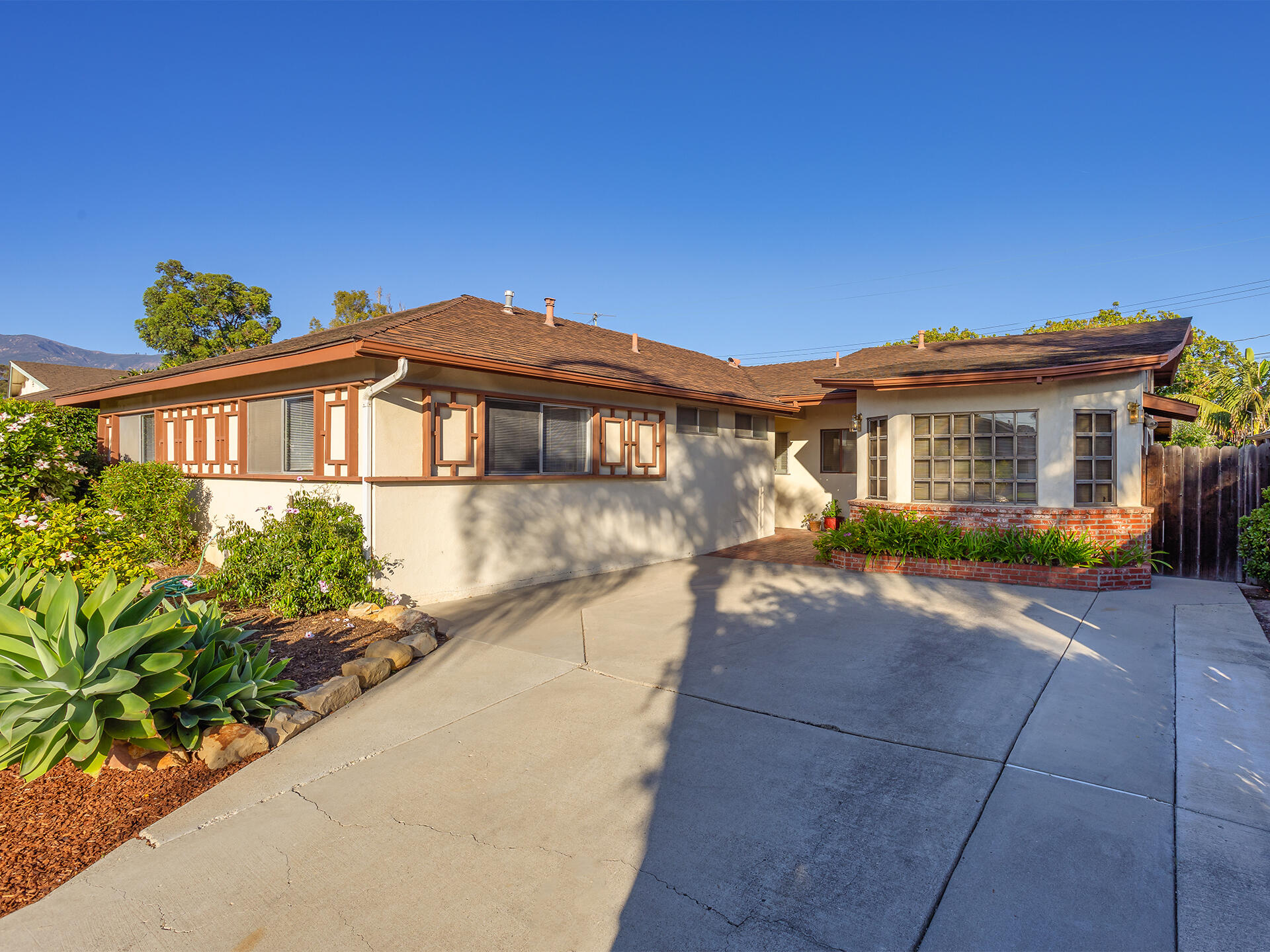 150 La Venta Drive