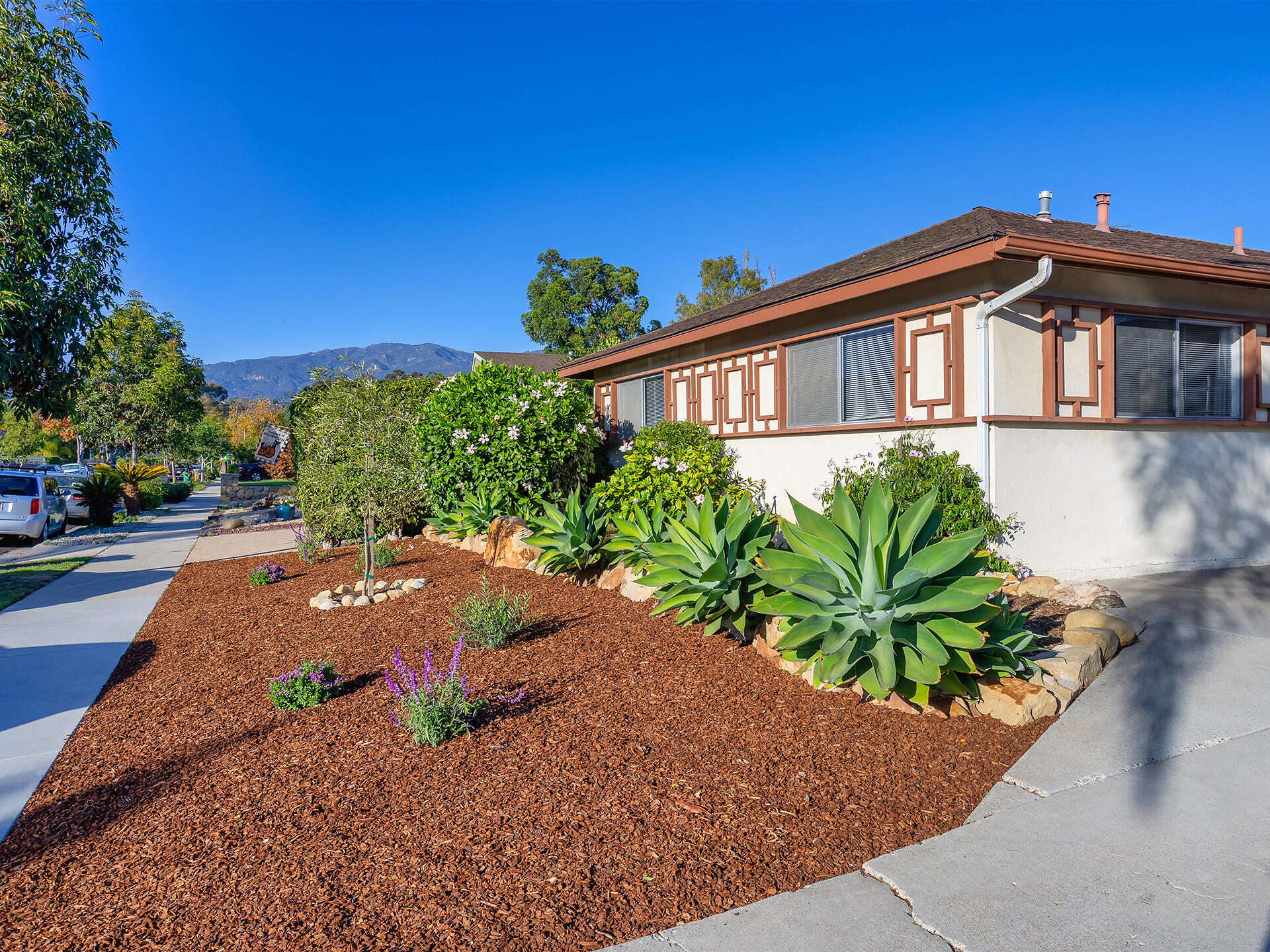 150 La Venta Drive