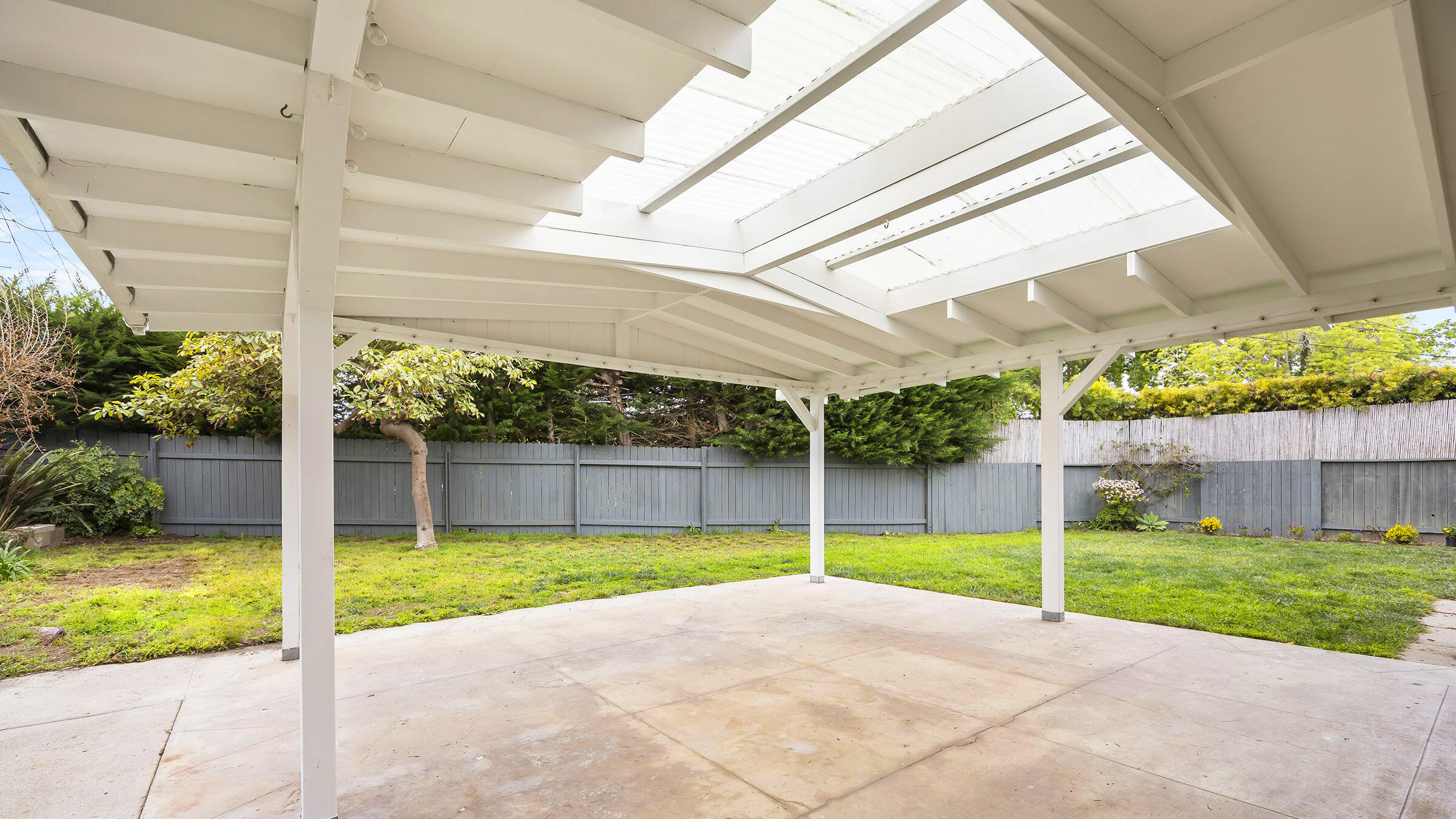 954 Concha Loma Drive