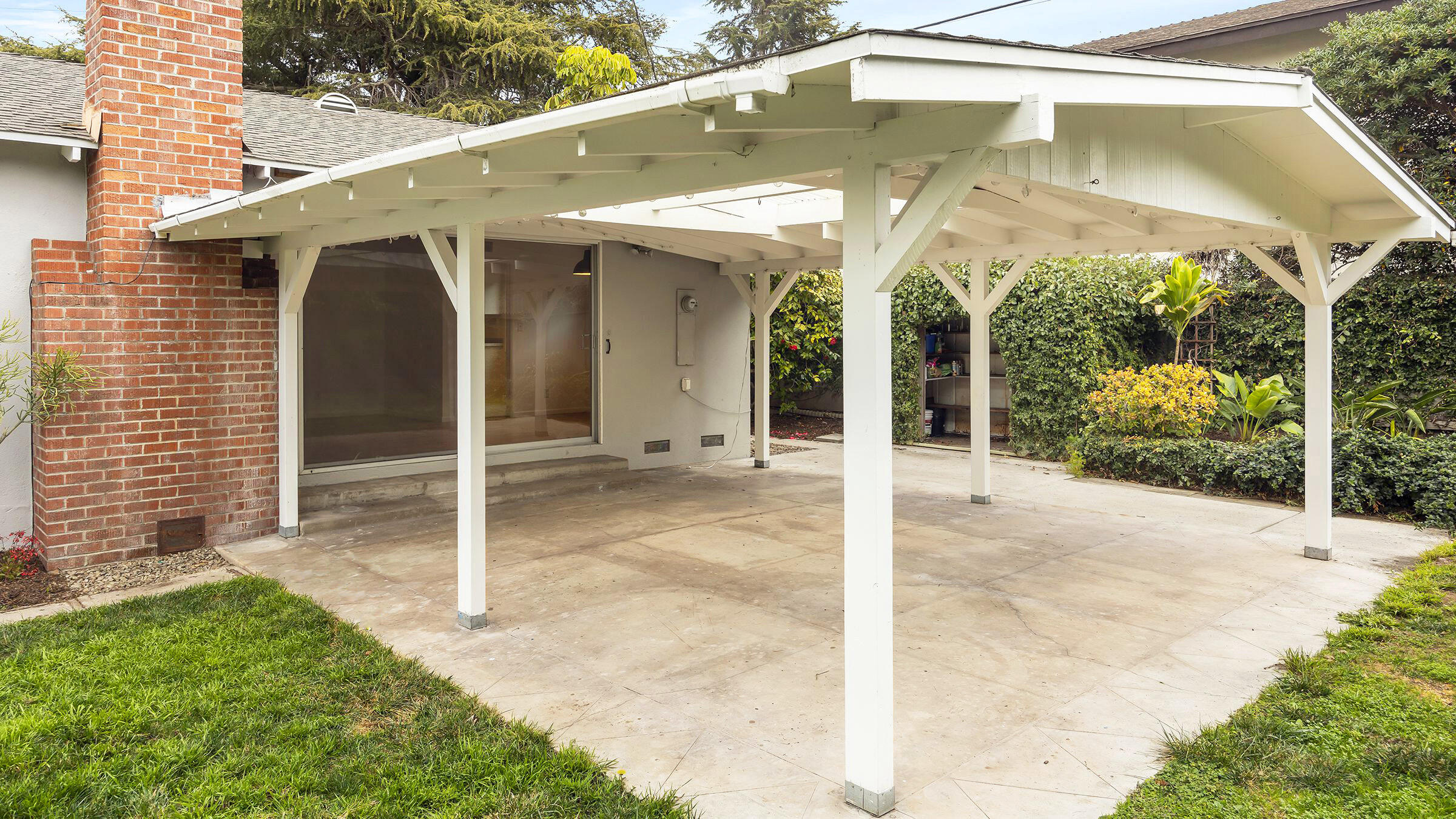 954 Concha Loma Drive