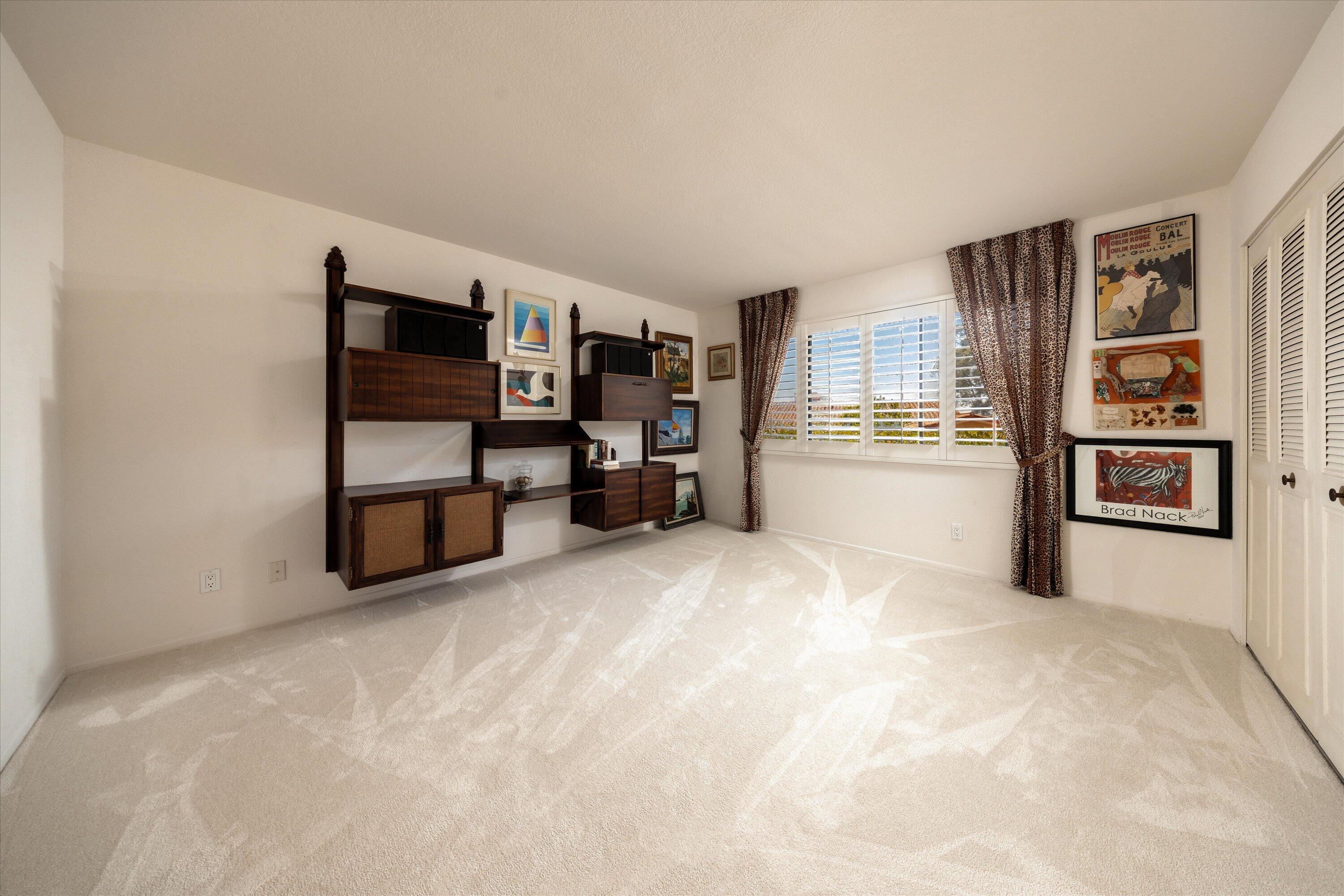 825 Paseo Alicante