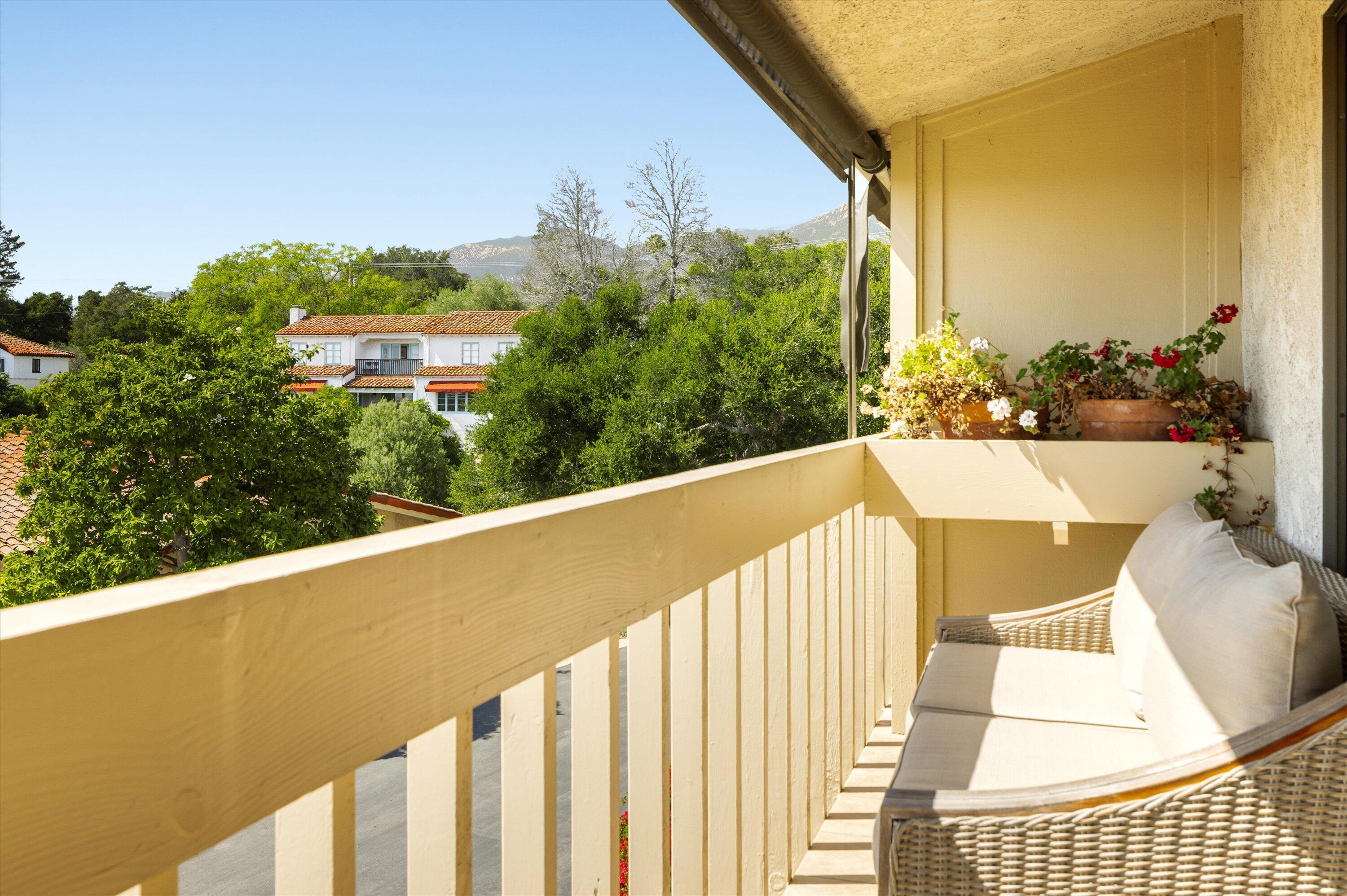 825 Paseo Alicante