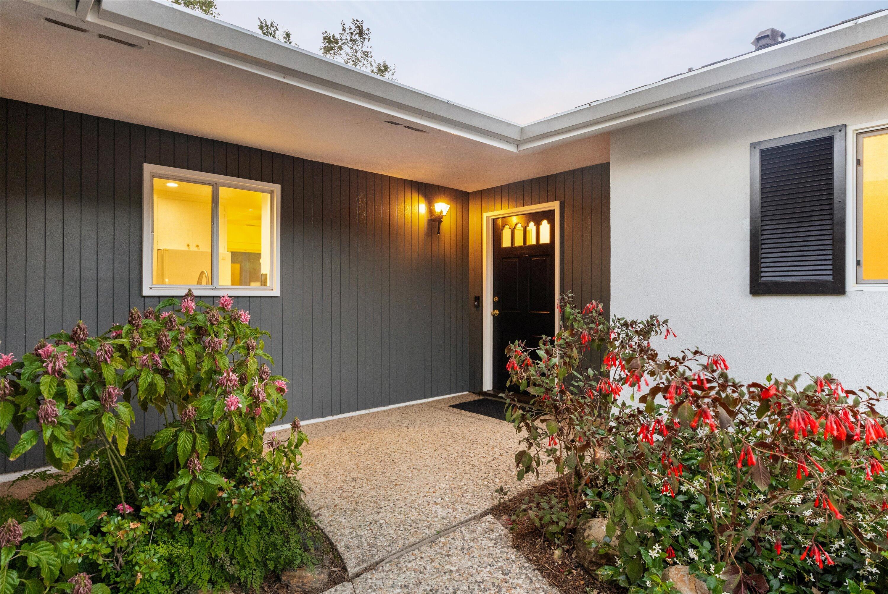 989 N San Marcos Road