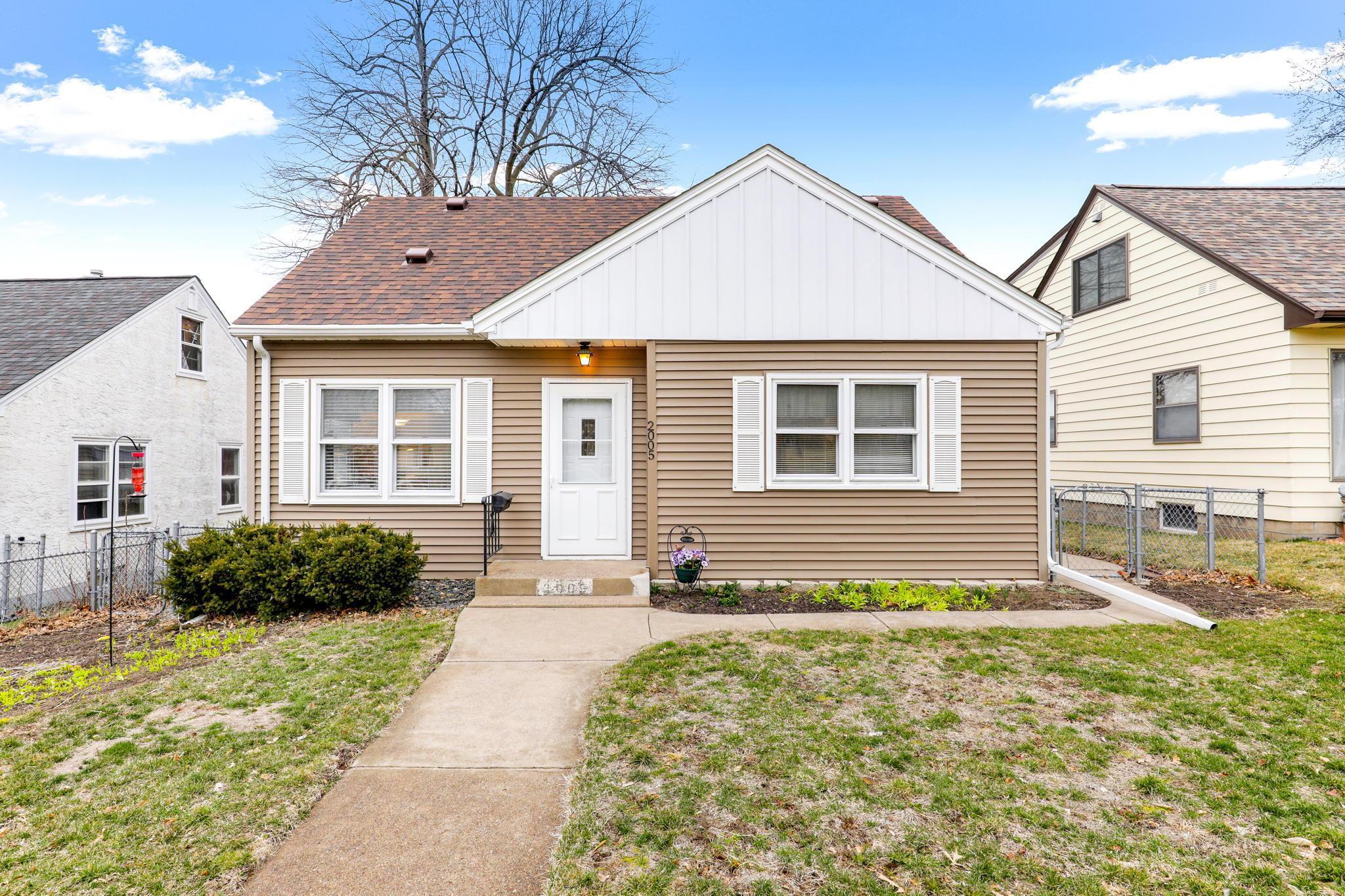 2005 Montana Avenue E