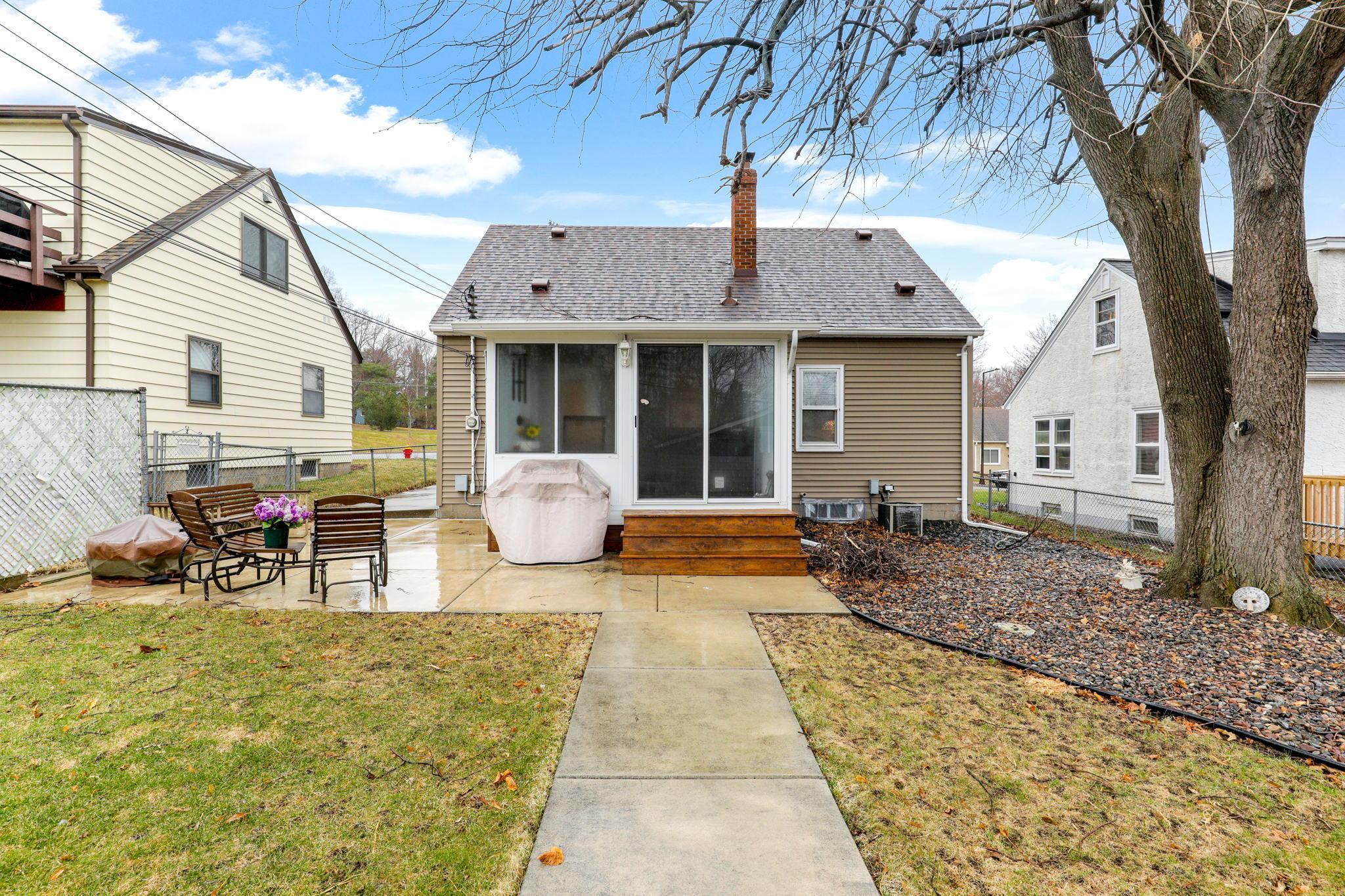 2005 Montana Avenue E