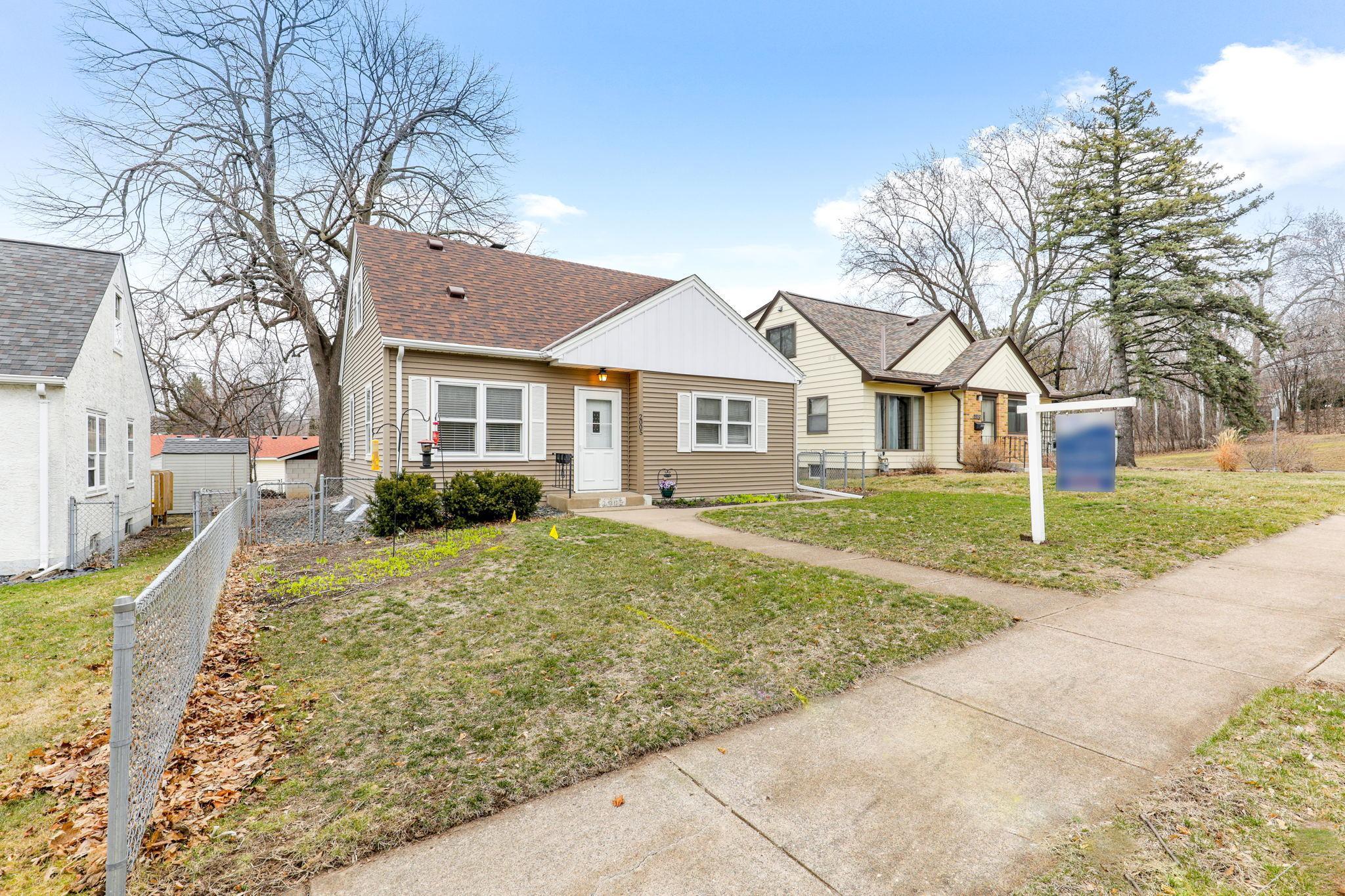 2005 Montana Avenue E