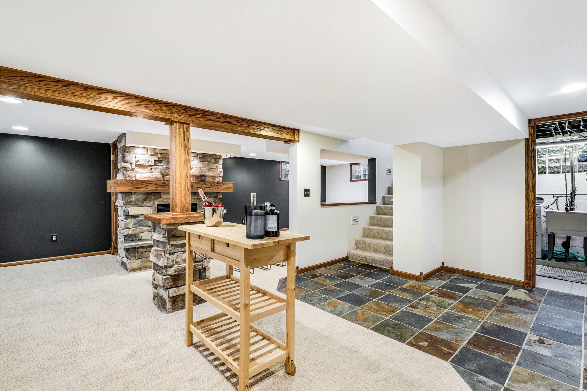 2359 Beverly Road