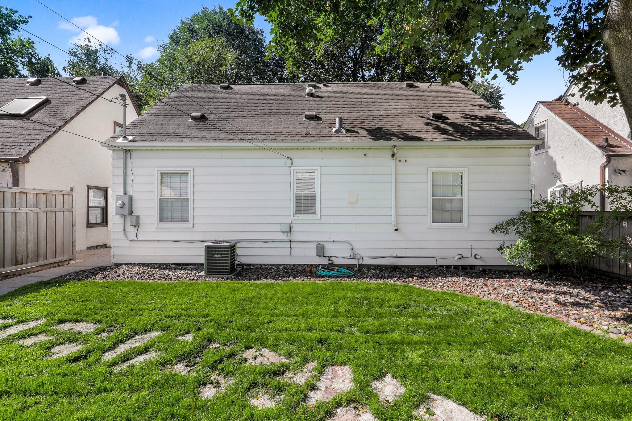 2359 Beverly Road