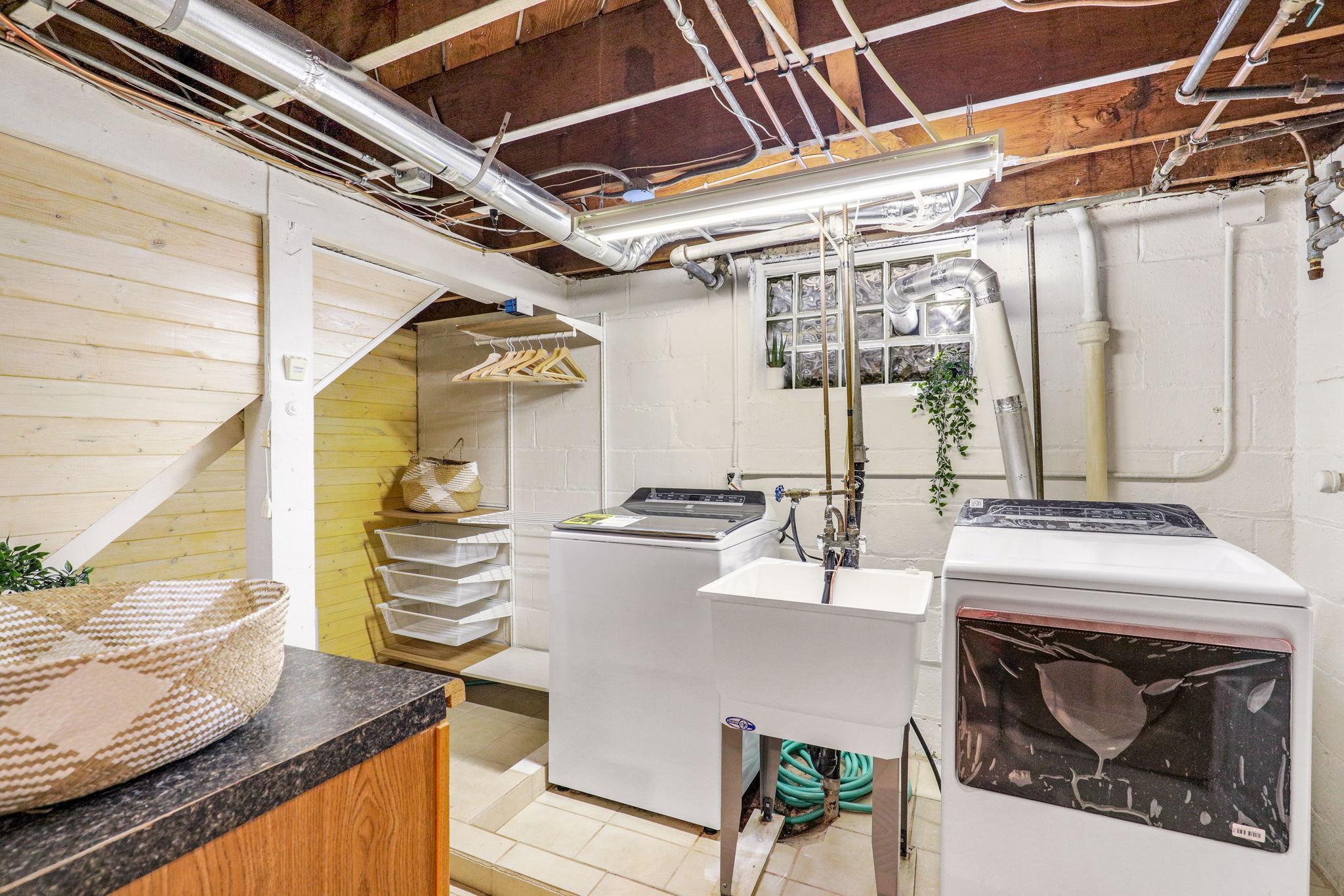 2359 Beverly Road