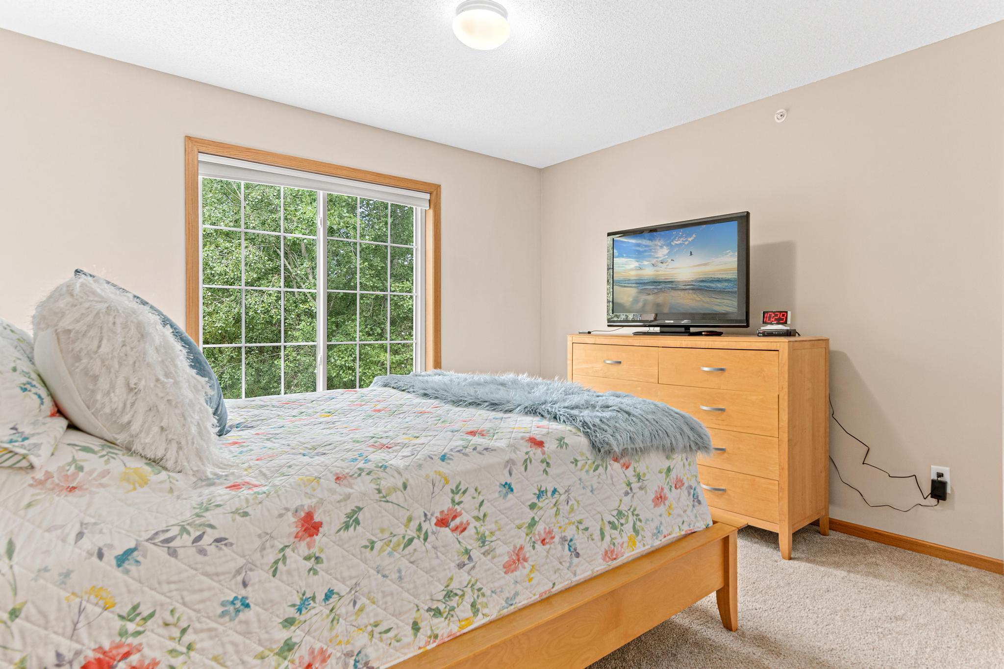 399 Arrowhead Drive