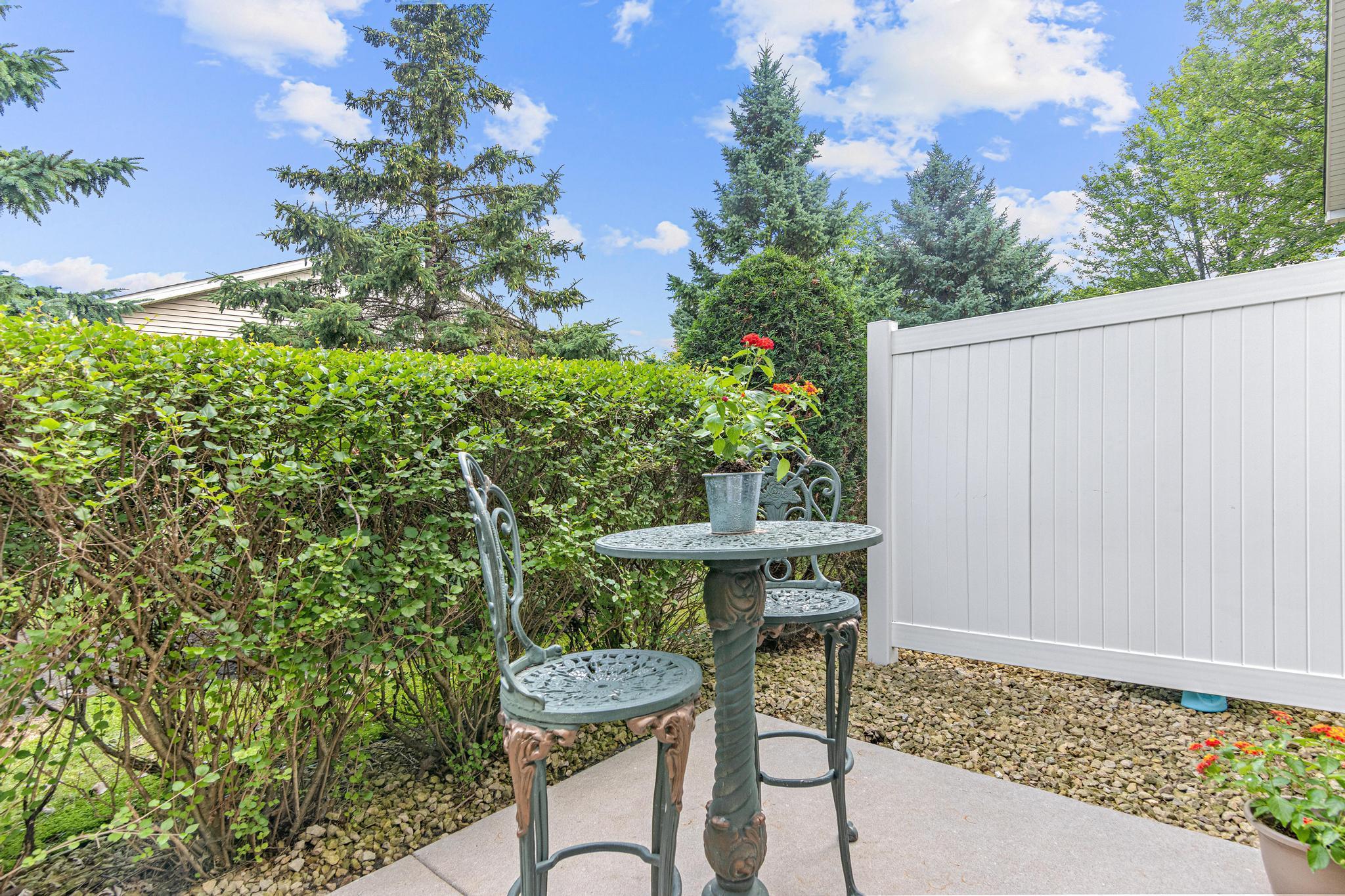 399 Arrowhead Drive