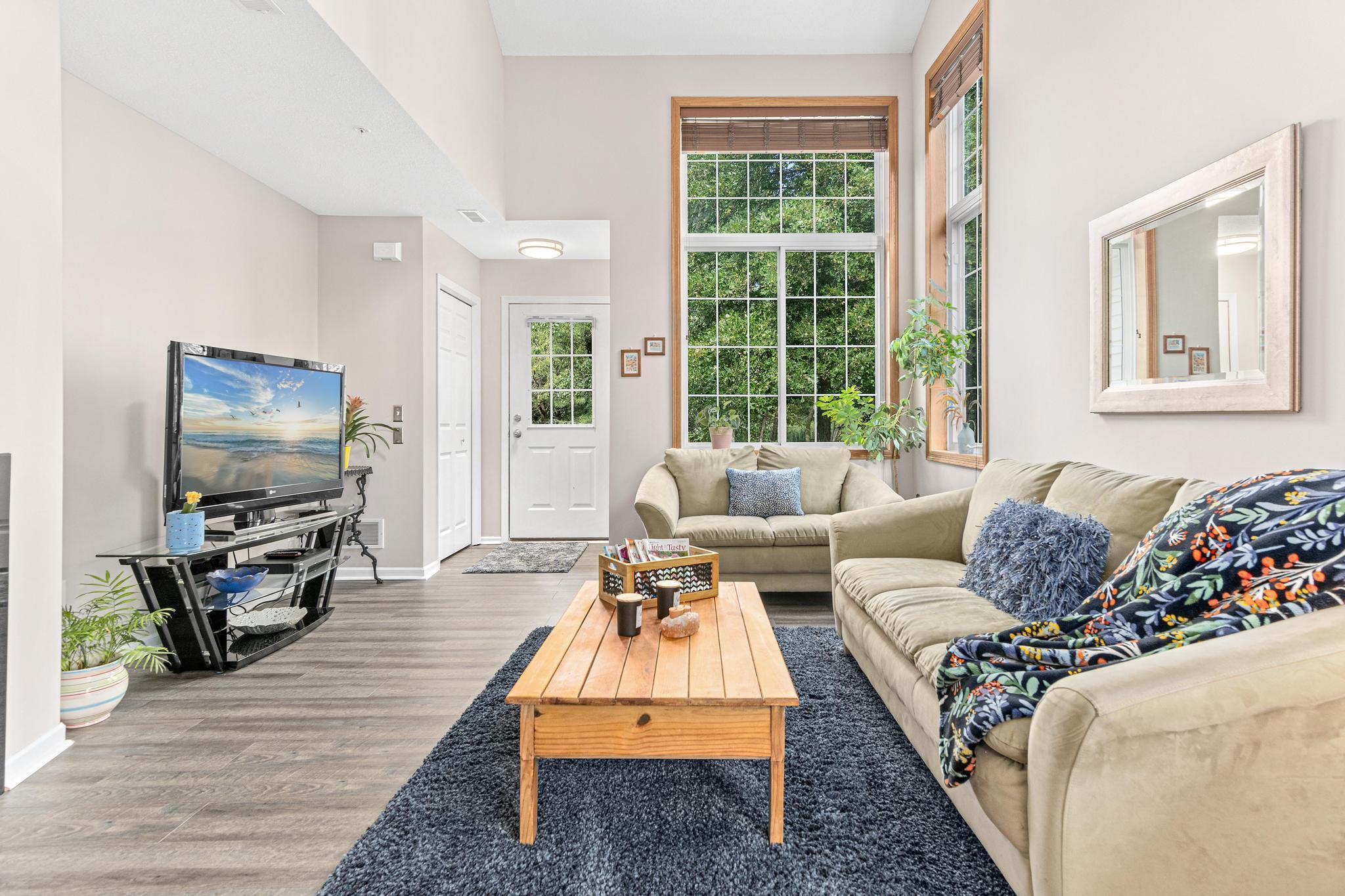 399 Arrowhead Drive