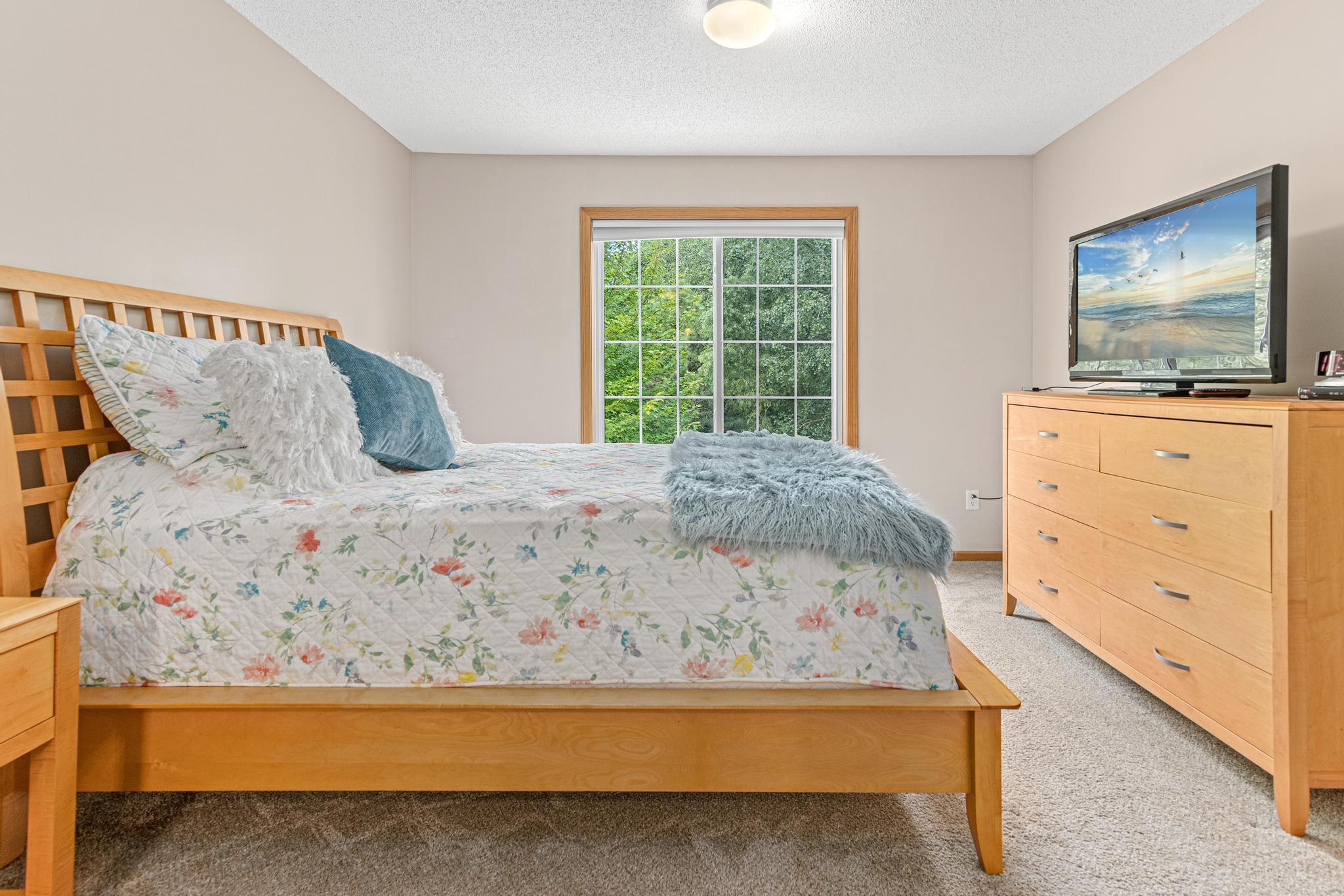 399 Arrowhead Drive