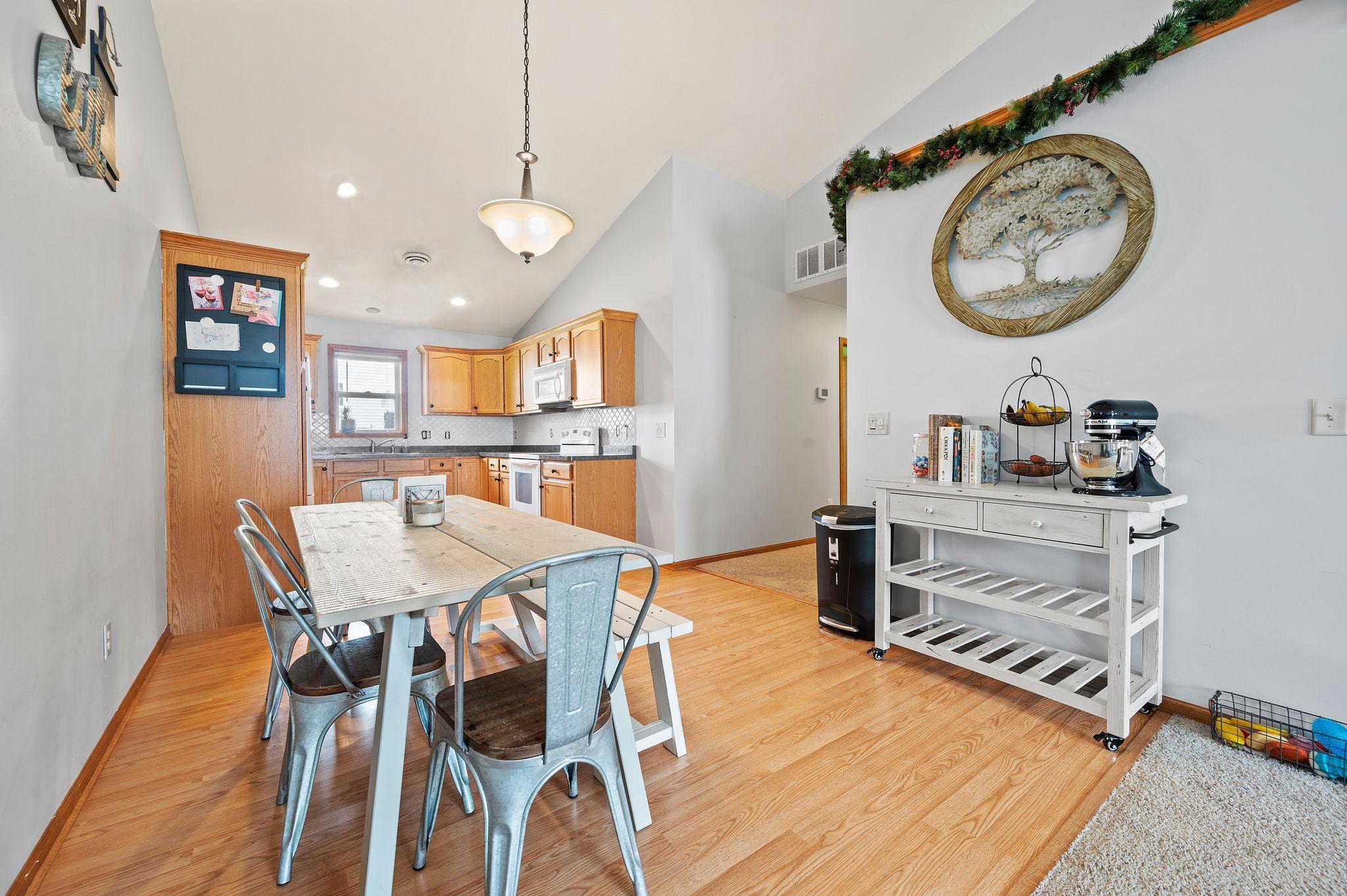 1266 Norway Pines Cir
