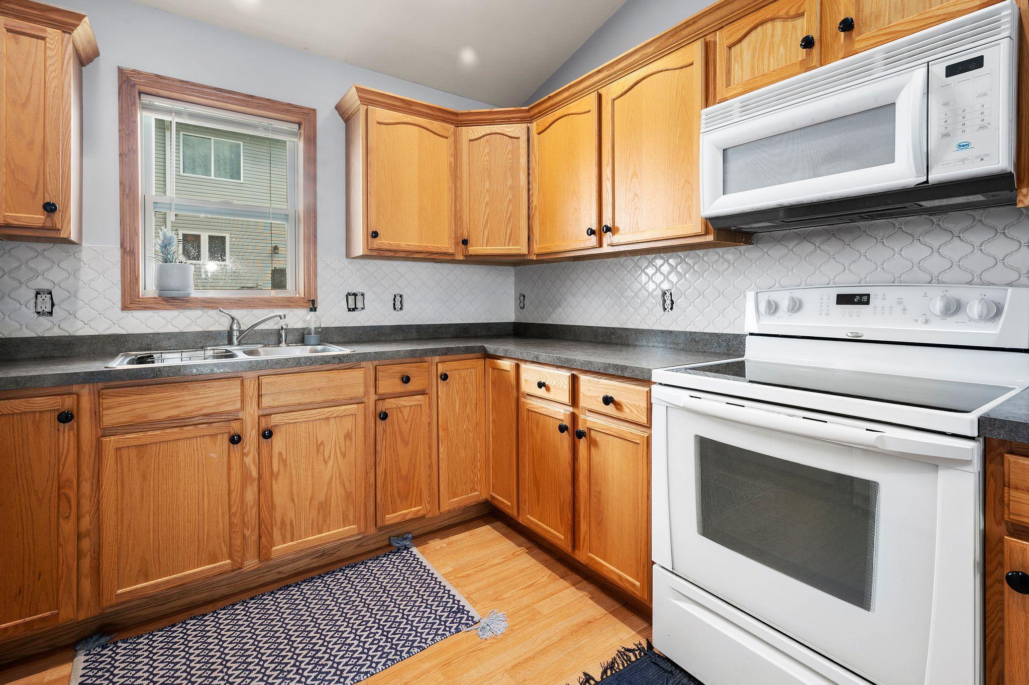 1266 Norway Pines Cir