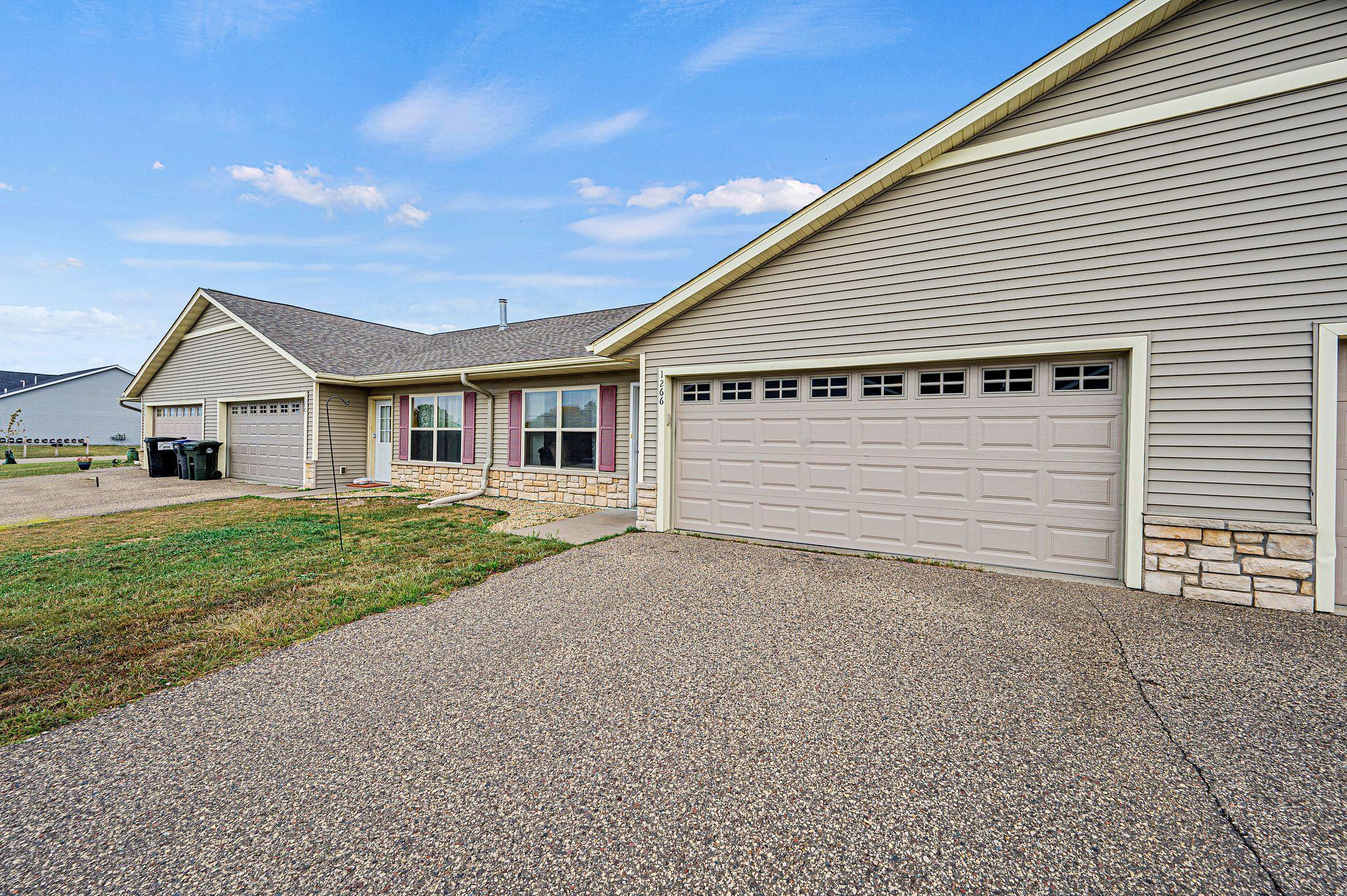 1266 Norway Pines Cir