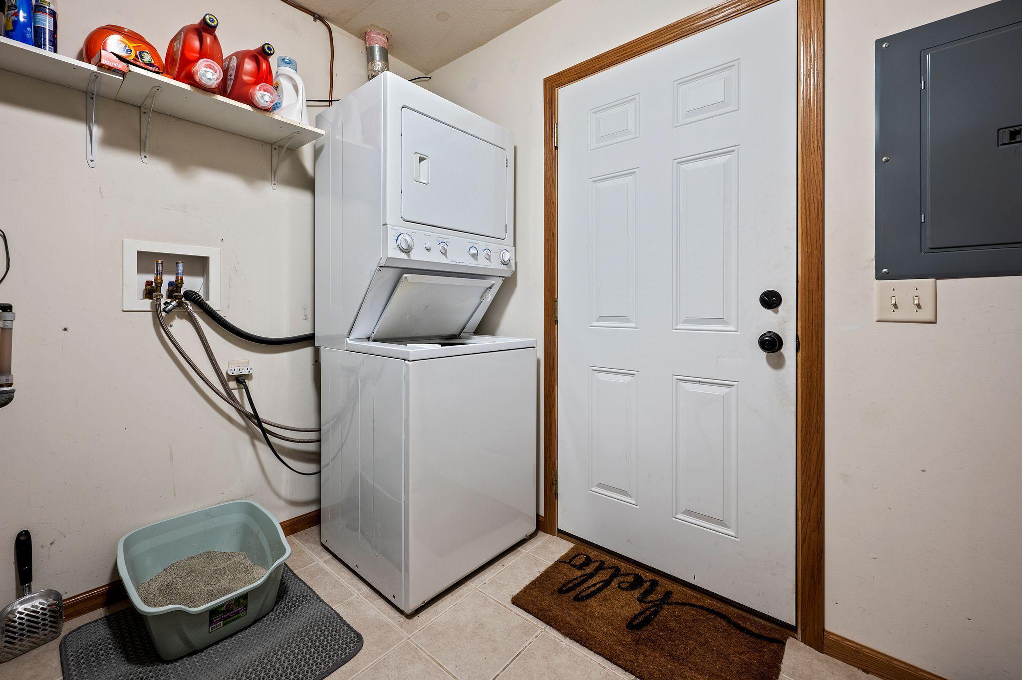 1266 Norway Pines Cir