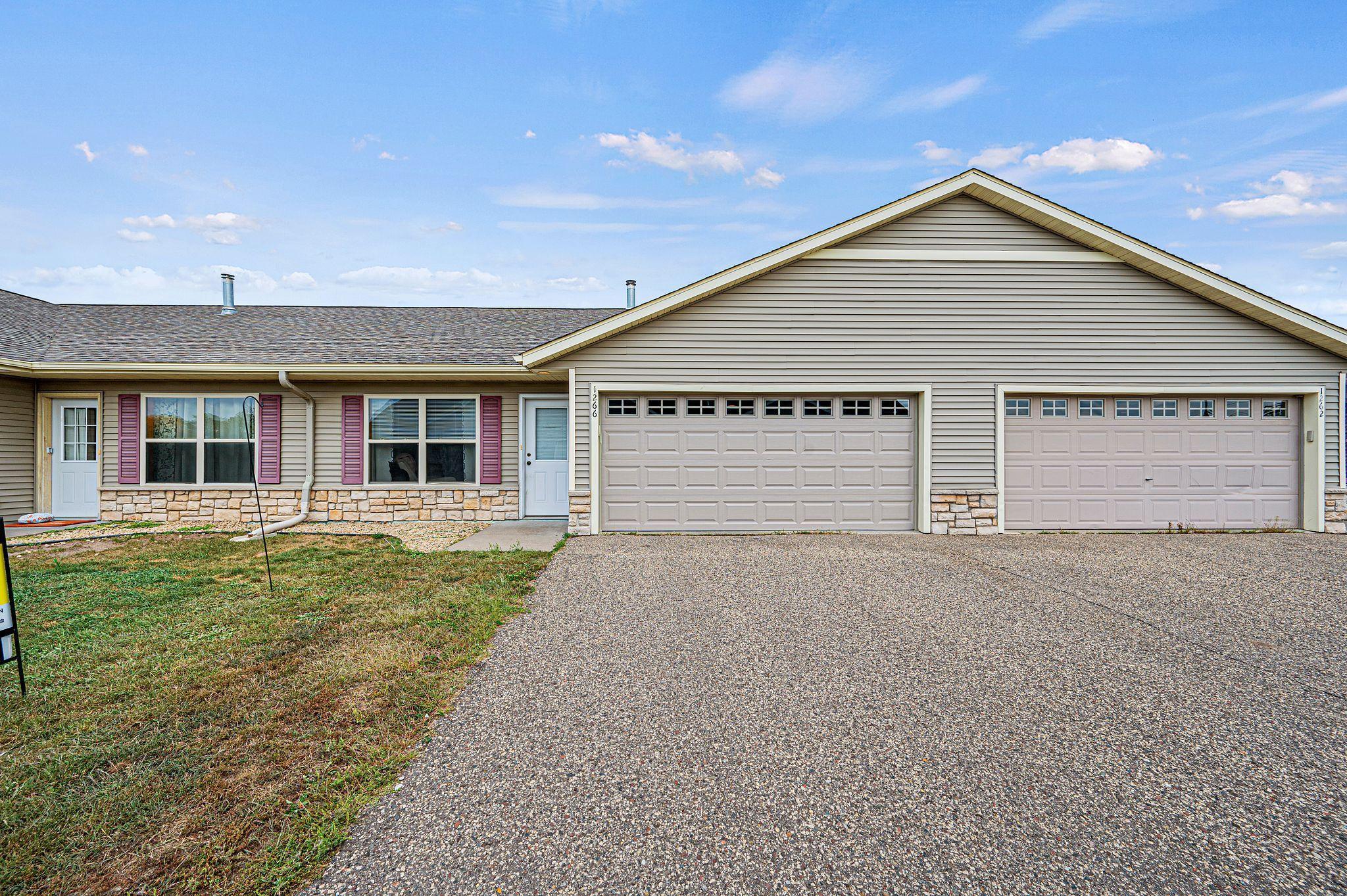 1266 Norway Pines Cir