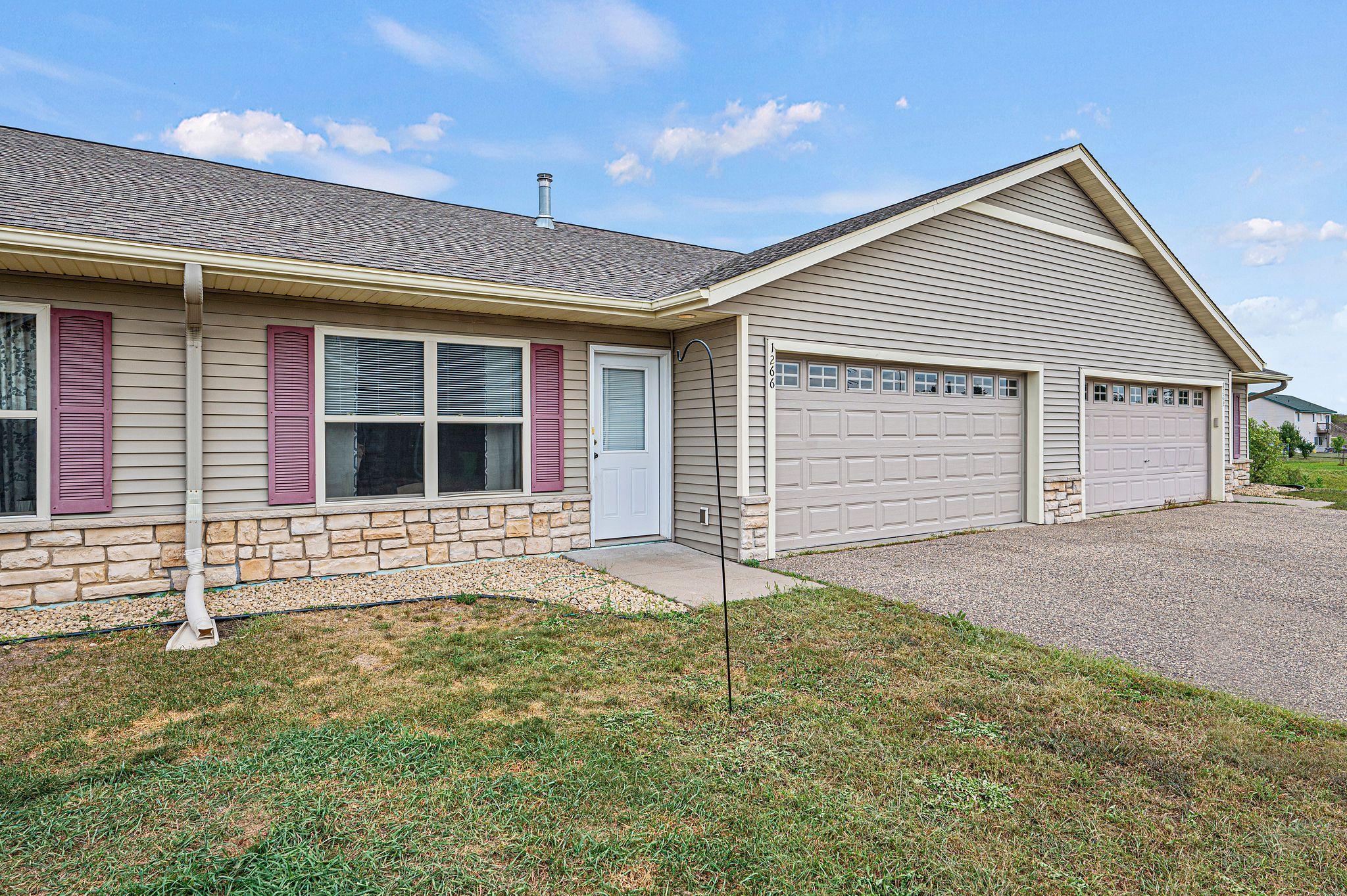 1266 Norway Pines Cir