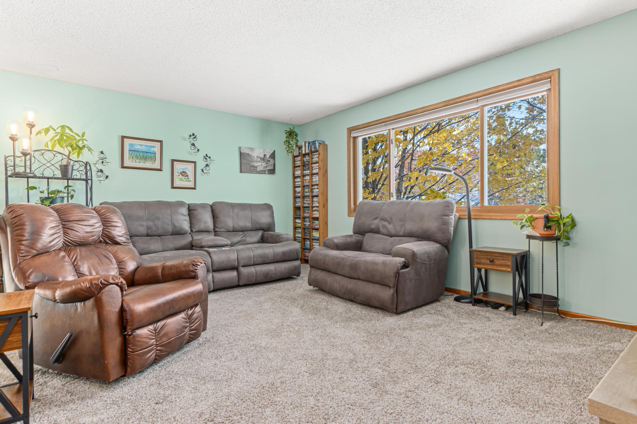 5681 Deer Trail W