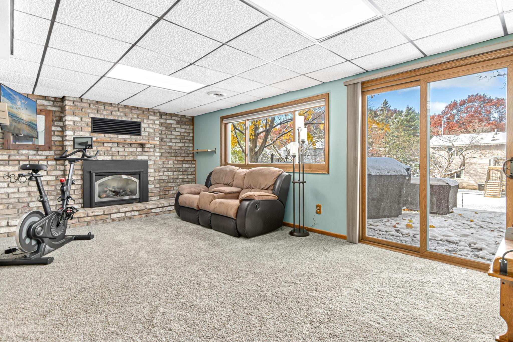 5681 Deer Trail W