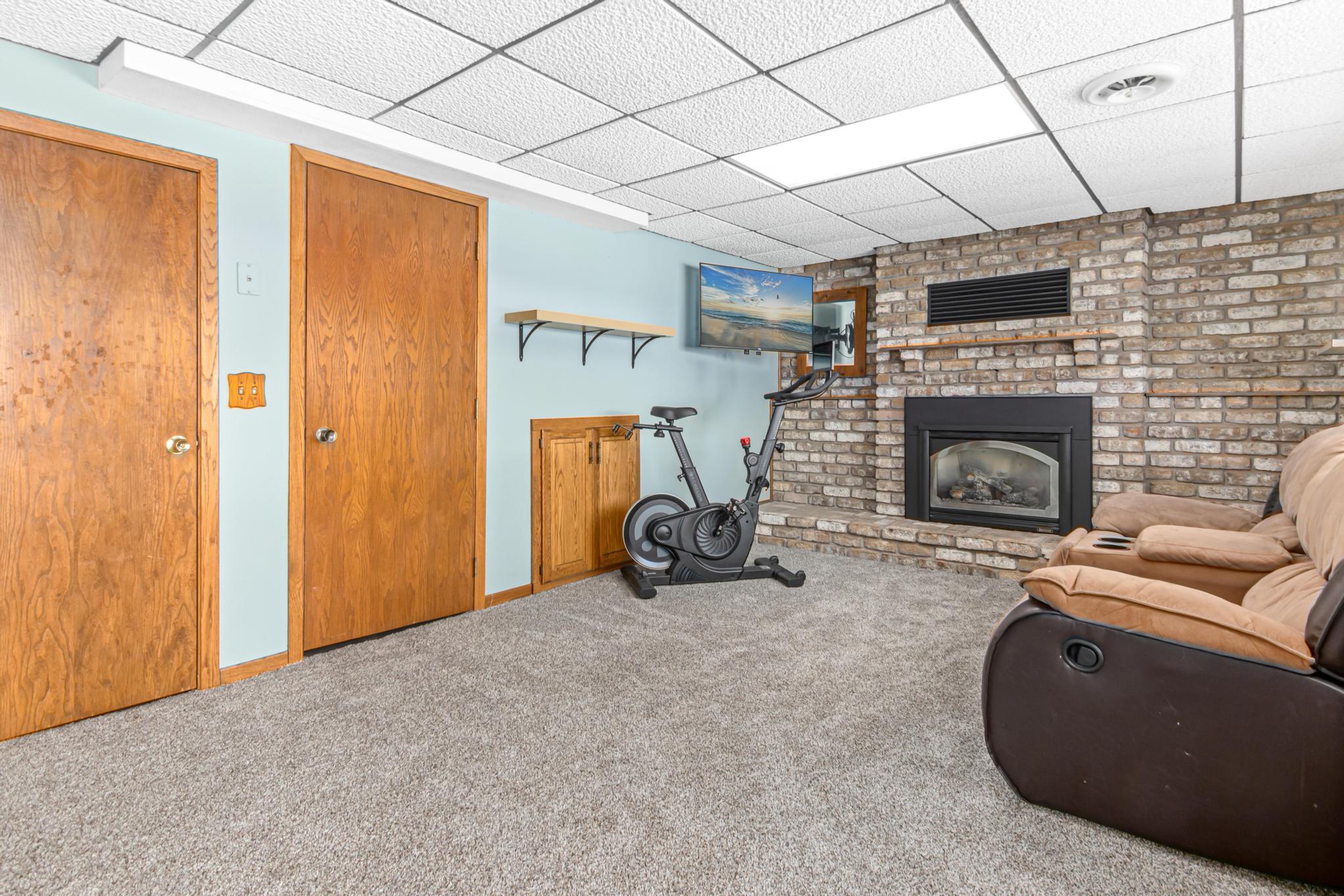 5681 Deer Trail W