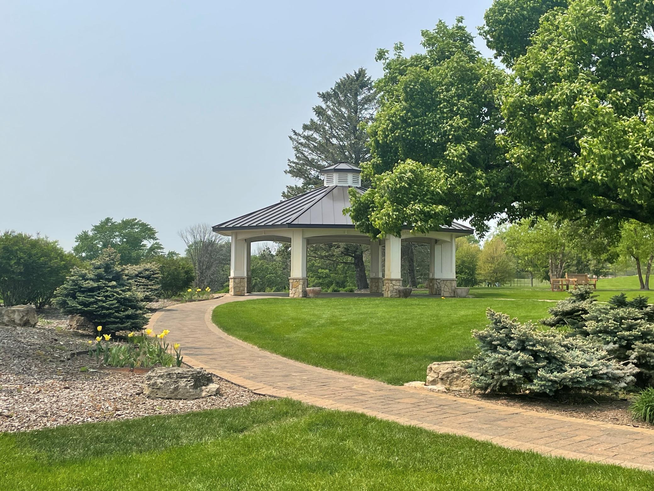11406 King's Court N