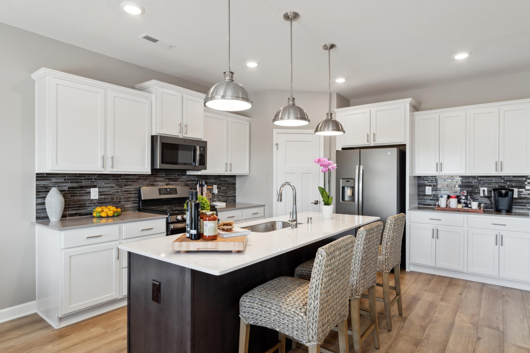 11406 King's Court N